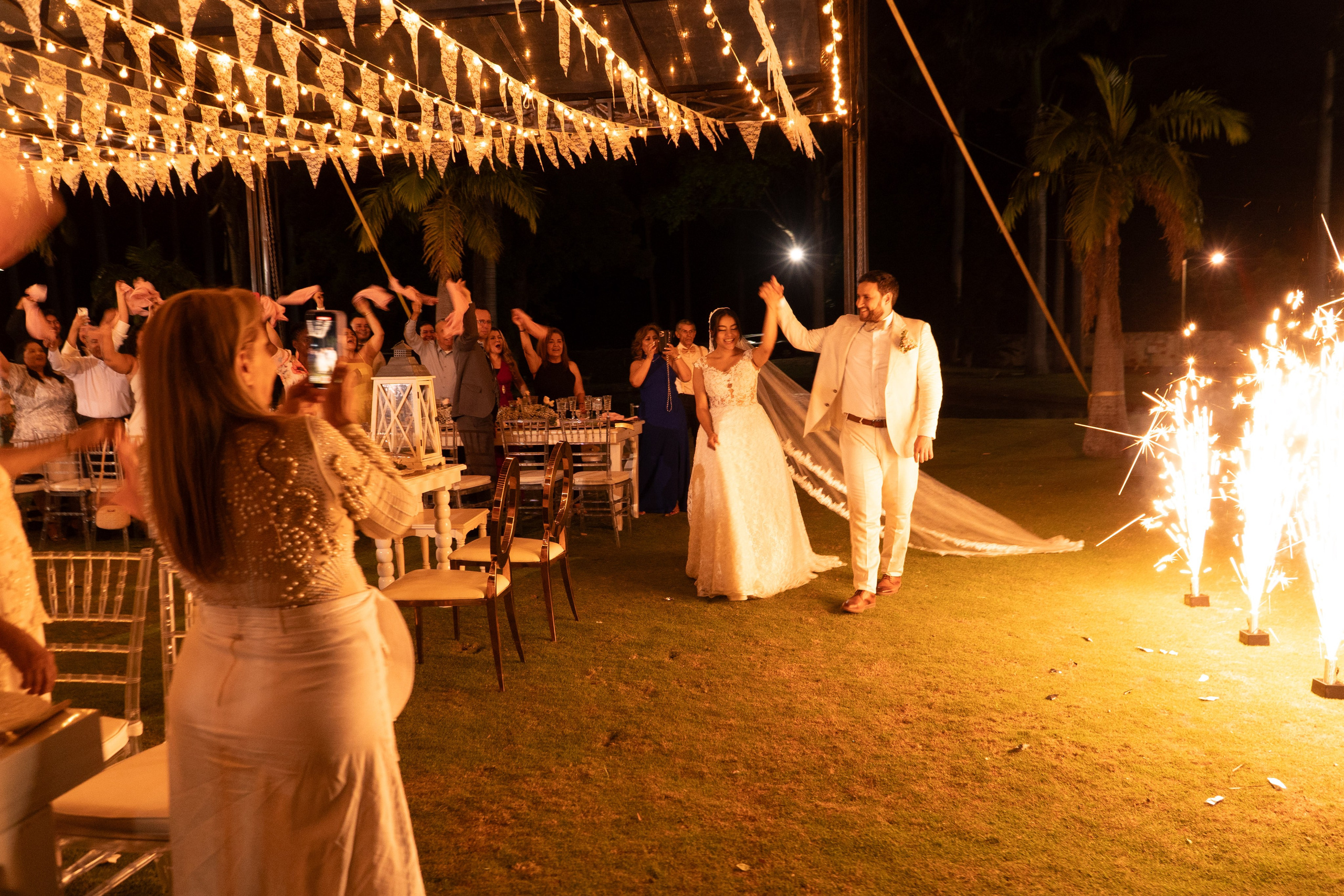 Carola & Gerson. Wedding Photographer in Barcelona and Medellin