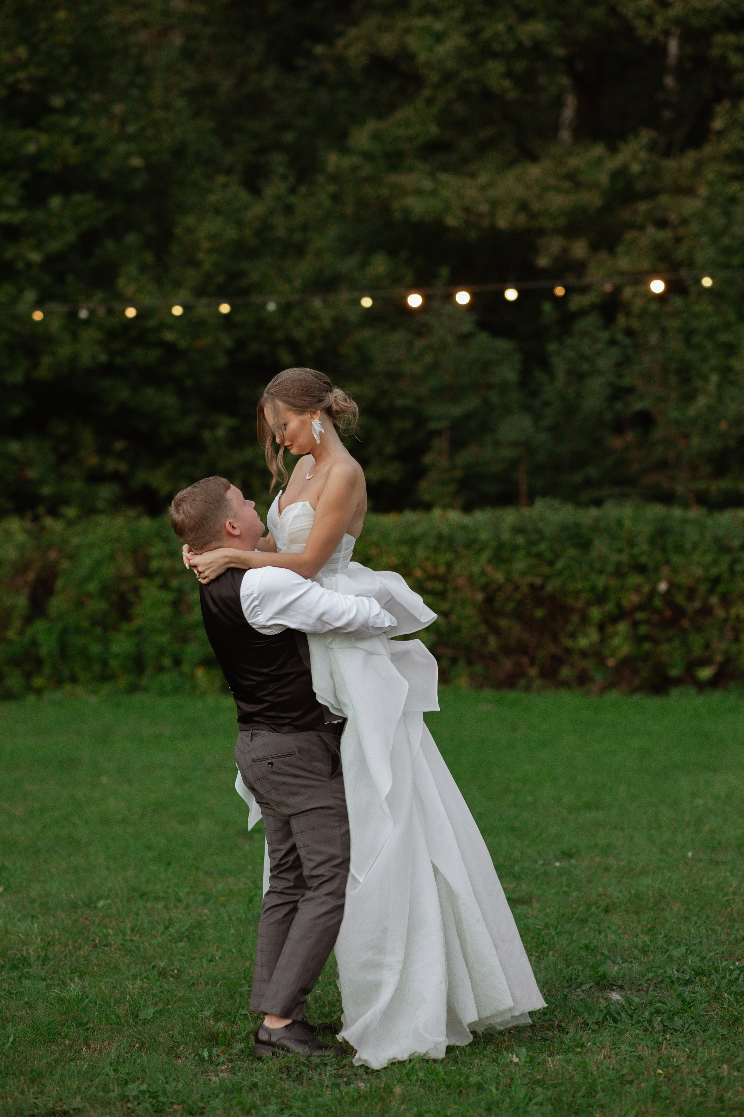 Minimalistic & Green: свадьба за городом. Свадебный фотограф Елена Рубцова