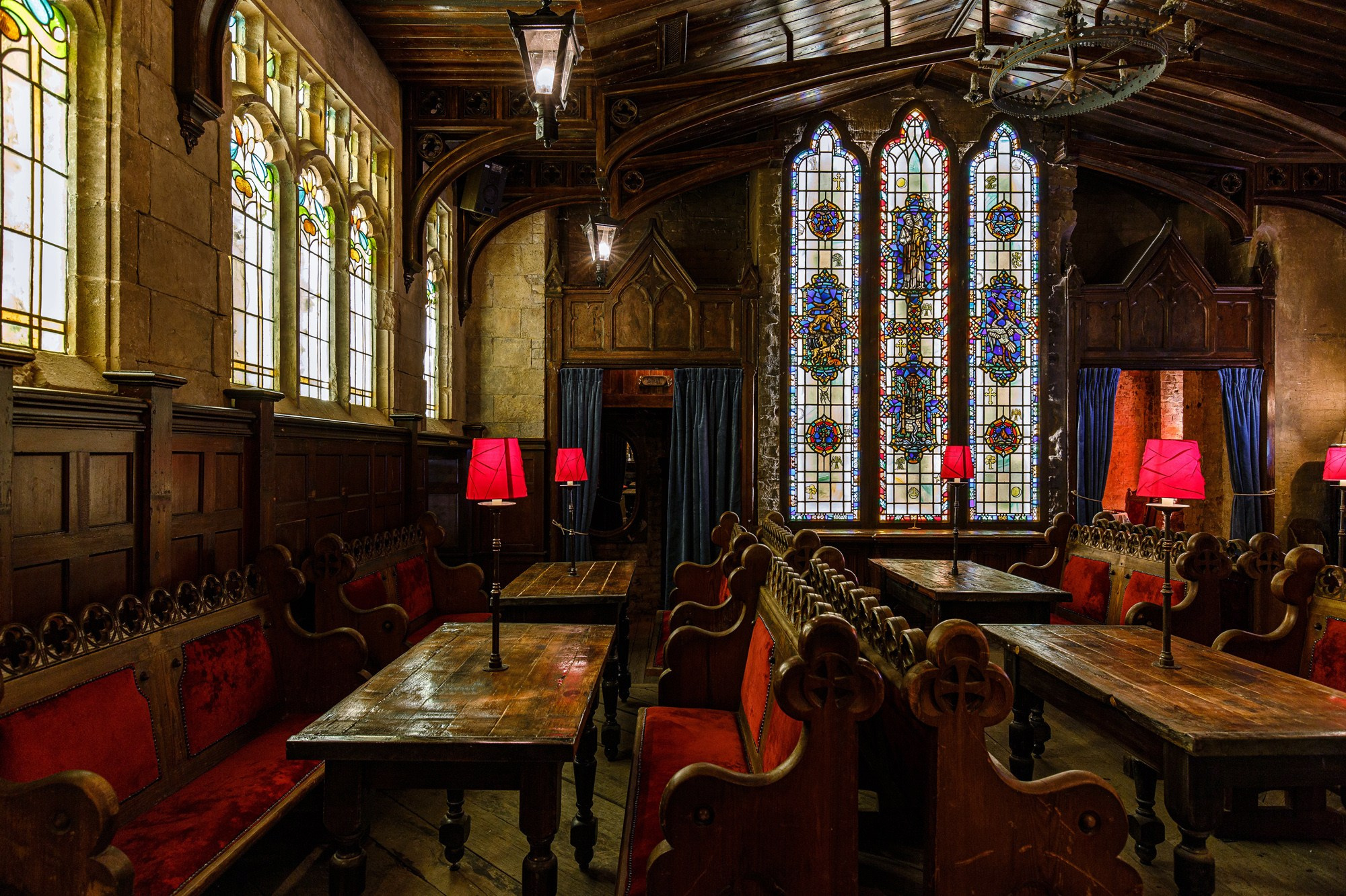 Black Swan. Photographer Ksenia Kolesnikova. Interior, Product, and Portrait Photography in Moscow