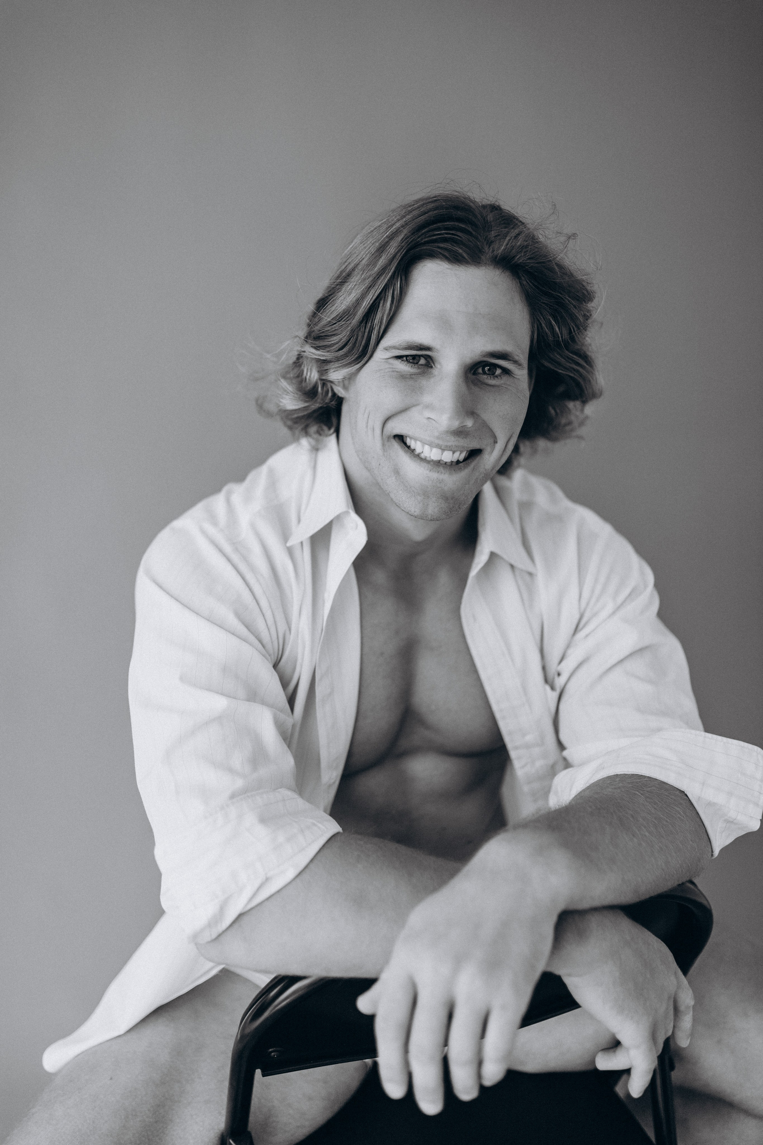 Мужской портрет в студии. Главная