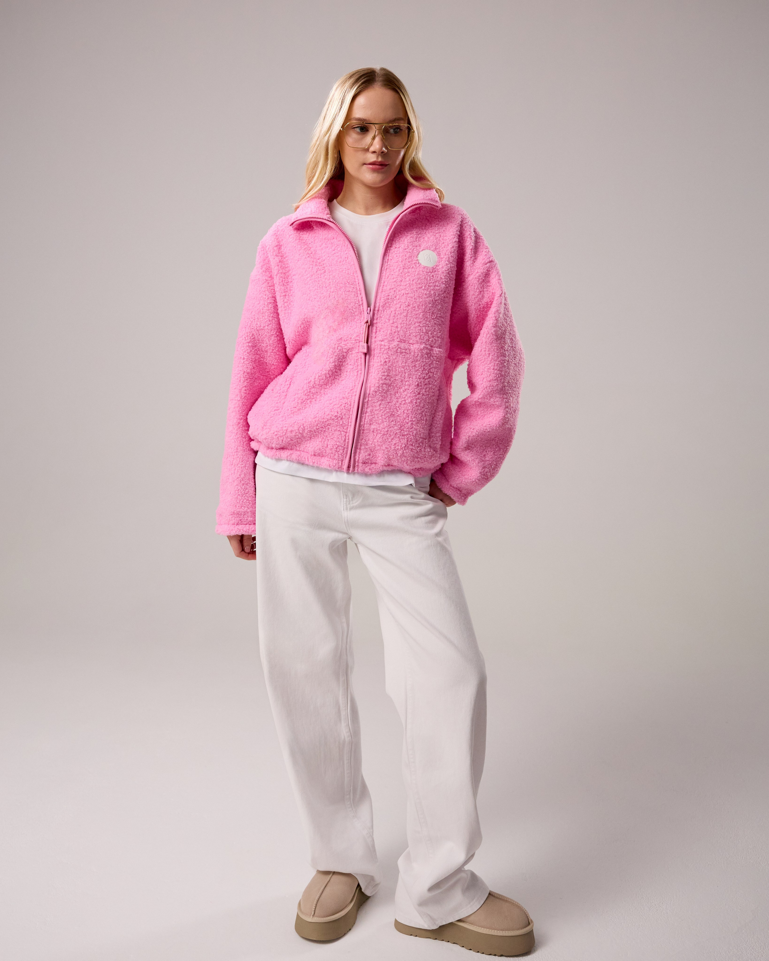 Raevanna. Святослав Лебедев | Рекламный фотограф — Коммерческая съемка, Арт-дирекшн, AI-интеграция