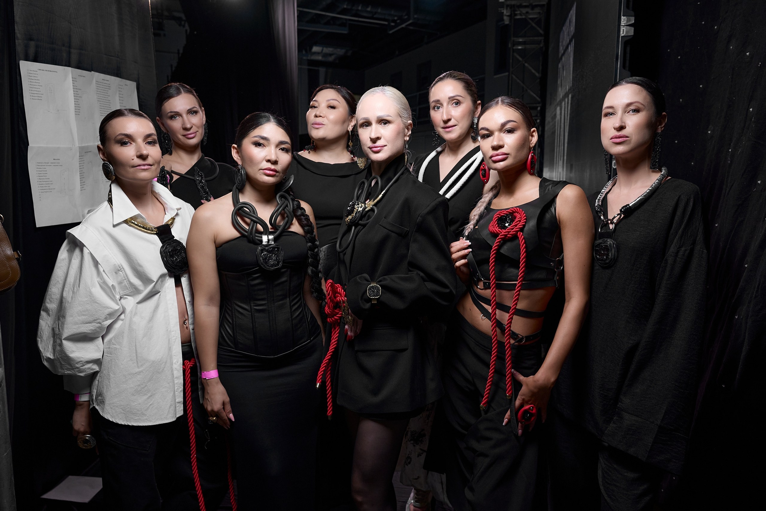 Kazakhstan fashion day 2025. Backstage. Дима Бабушкин. Фотограф. Подиум. Репортаж. Творчество. Дорого