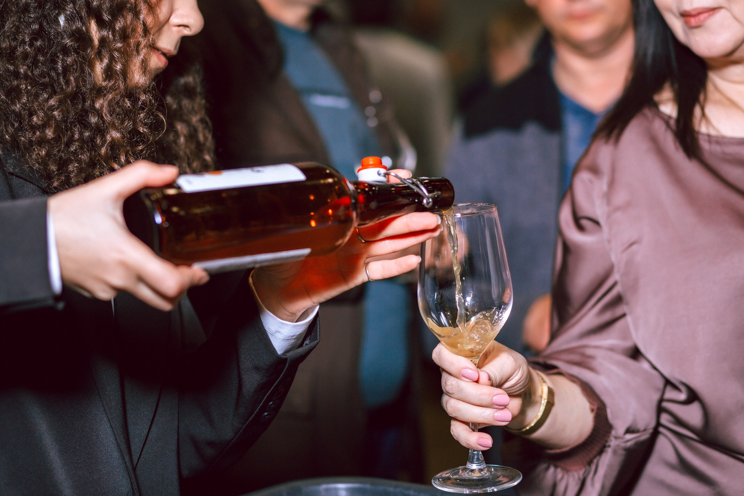 Фотограф на винные фестивали и дегустации в Сочи — Репортаж и цены. Фотограф Сочи Адлер. Солькаева Анастасия