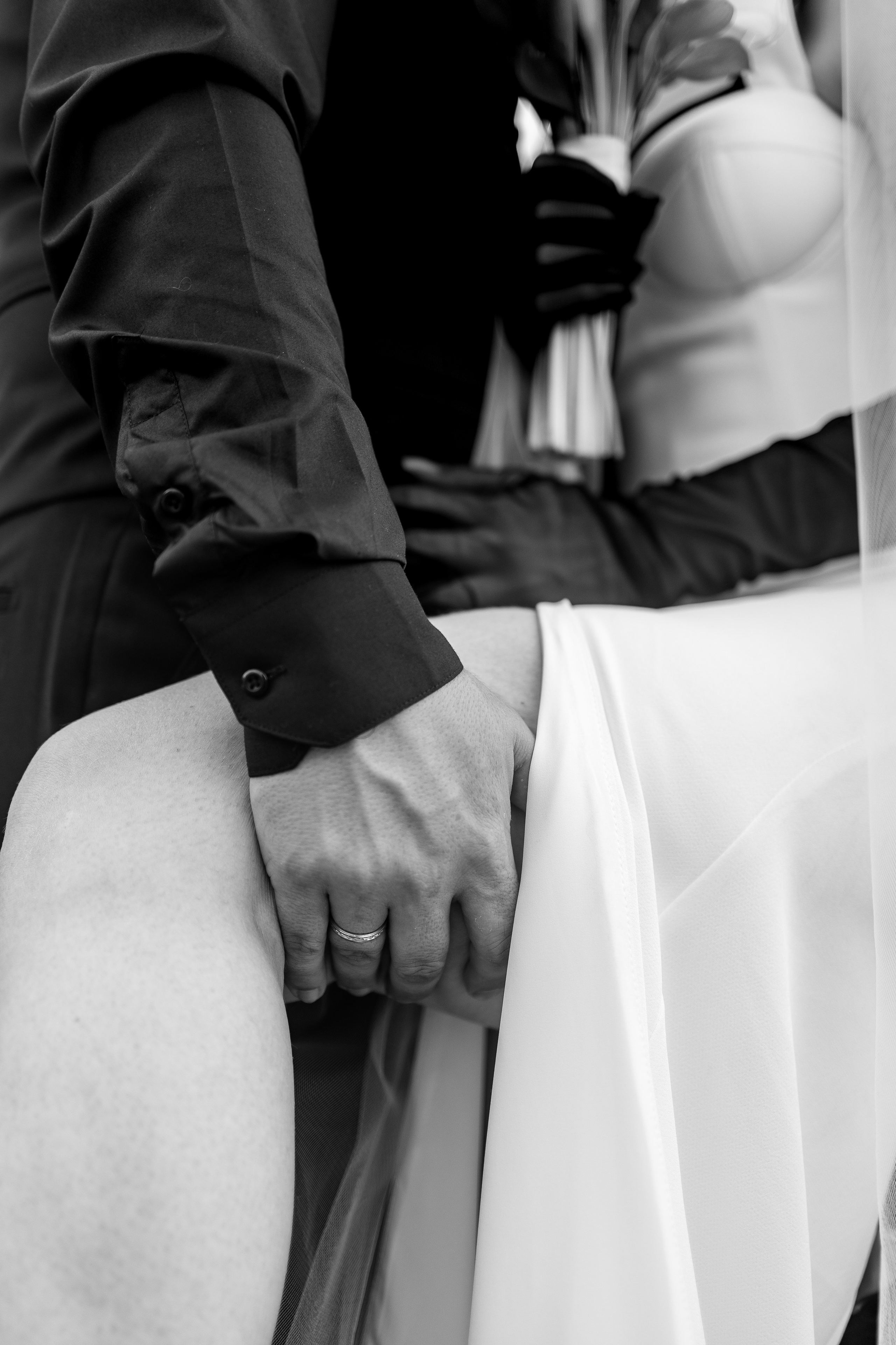 Евгений Саранцев, президент мотоклуба «Garage 13 MCC» и прекрасная Ирина. Фотограф Елена Медок Калининград