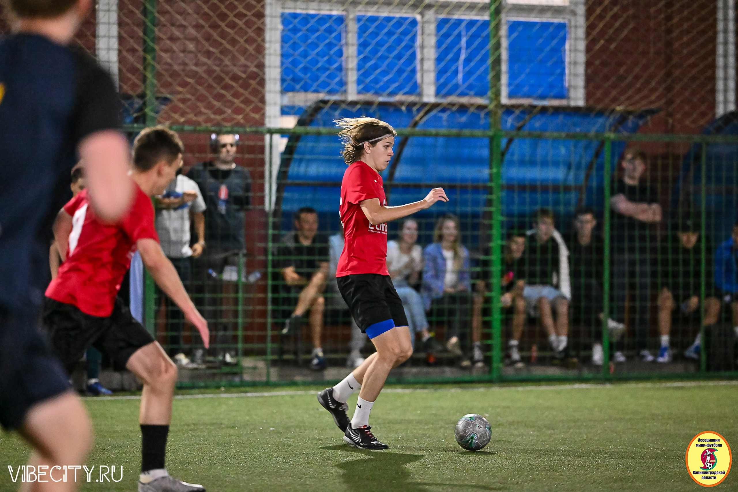 ФИНАЛЬНЫЕ ИГРЫ КУБКА МИНИ-ФУТБОЛЬНОЙ ЛИГИ И КУБКА КОРПОРАТИВНОЙ МФЛ 2025. VIBECITY.RU Вайб Сити Ру Фоторепортажи Фотоотчеты Калининград