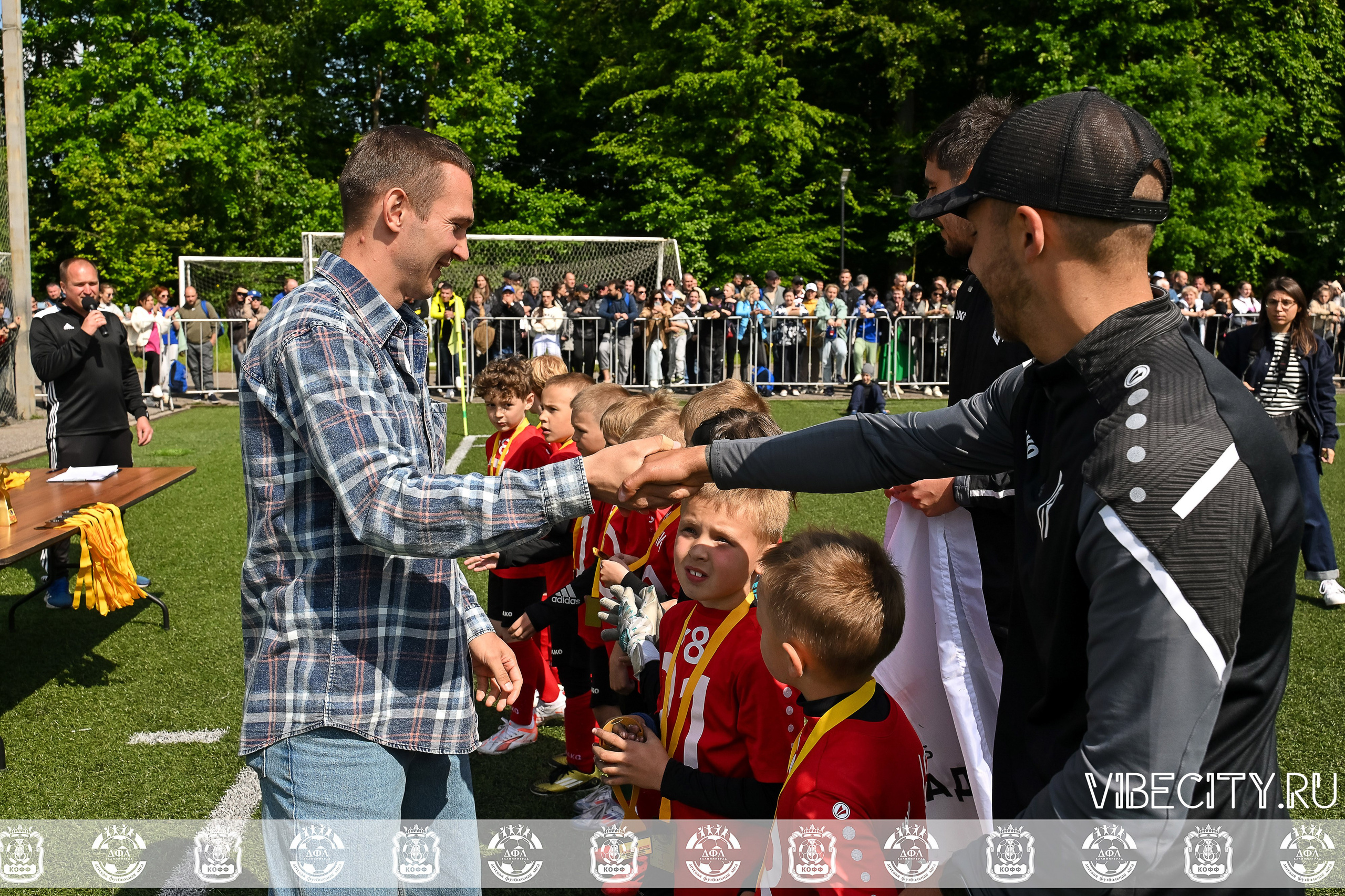 Большие Звезды светят Малым. VIBECITY.RU Вайб Сити Ру Фоторепортажи Фотоотчеты Калининград