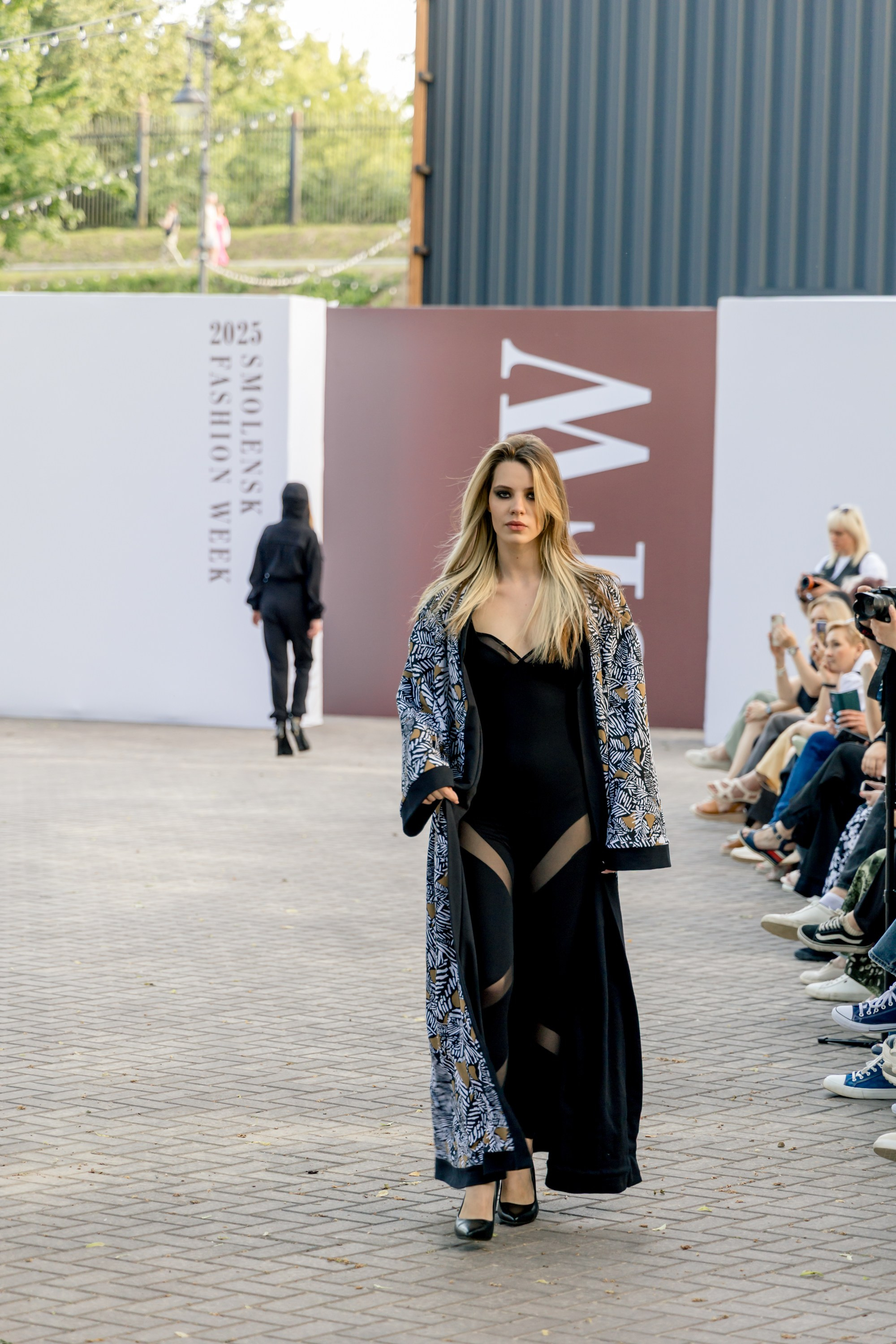 Smolensk Fashion Week 2025_показы_ДЕНЬ 1_ВЕЧЕРНИЙ ПОКАЗ_19:00. Главная