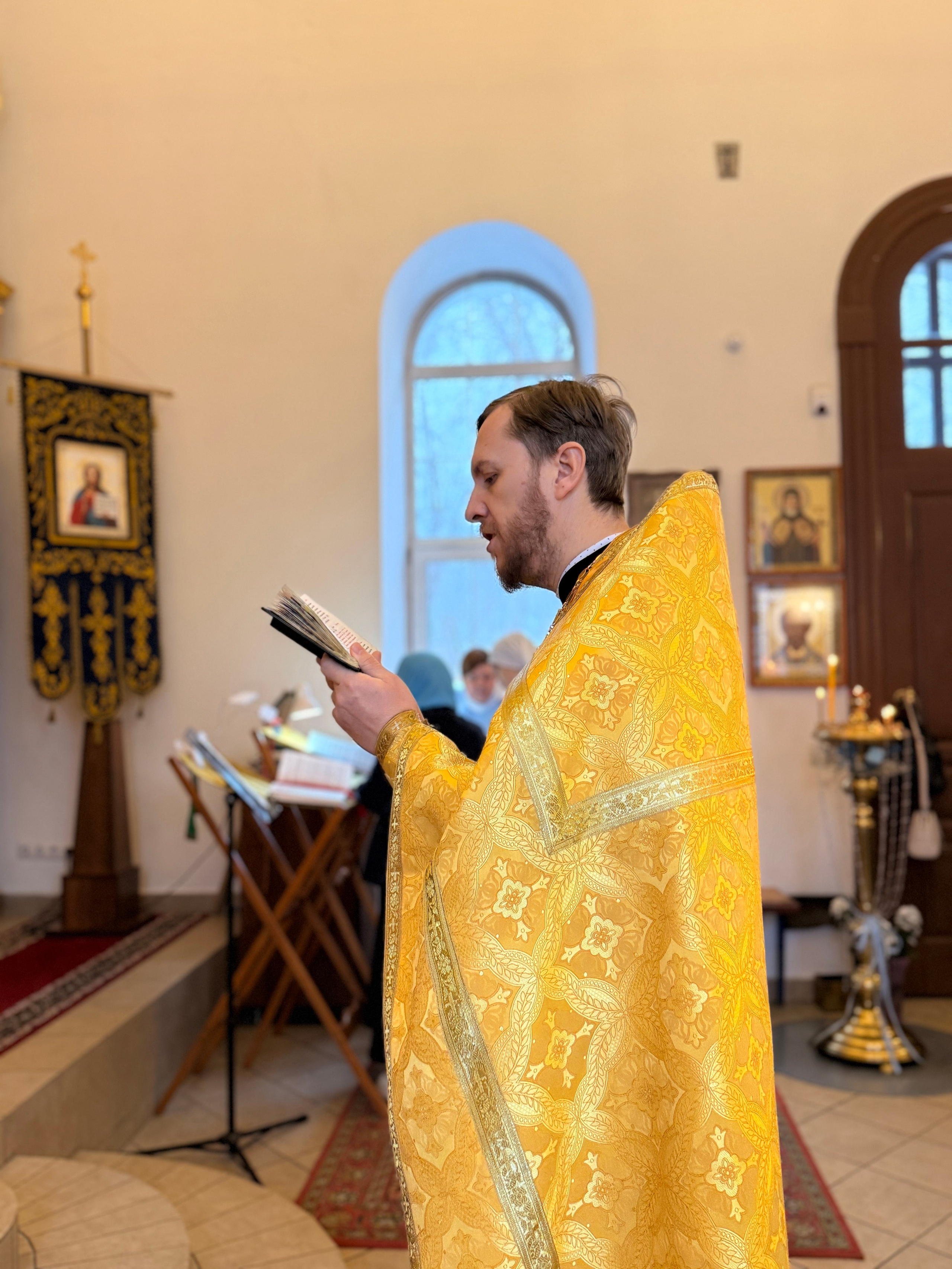 Божественная литургия в храме Нечаянной Радости. Саратовское Юго-Западное благочиние