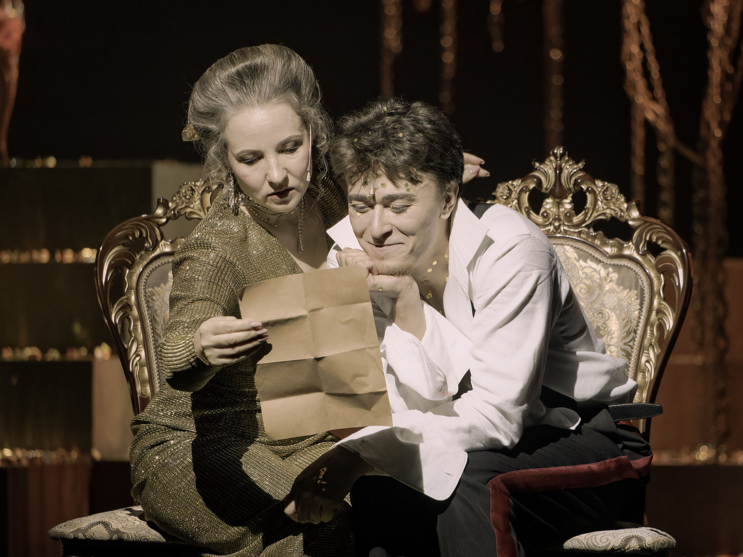 Опасные связи_Чехов-центр. Фотограф. г. Южно-Сахалинск. Олег Толстов