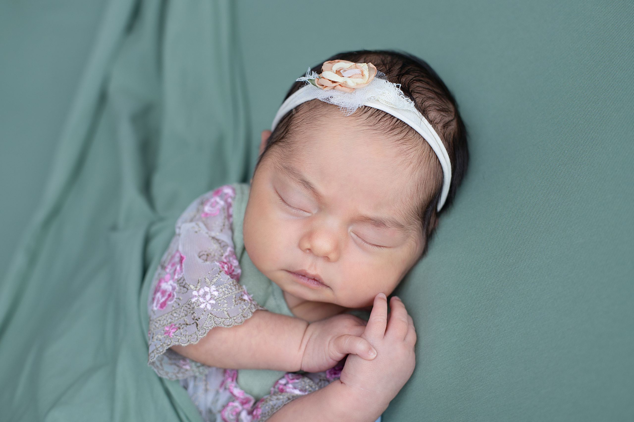 Новорожденные. Фотограф новорожденных в Губкинском Алена Аввакумова