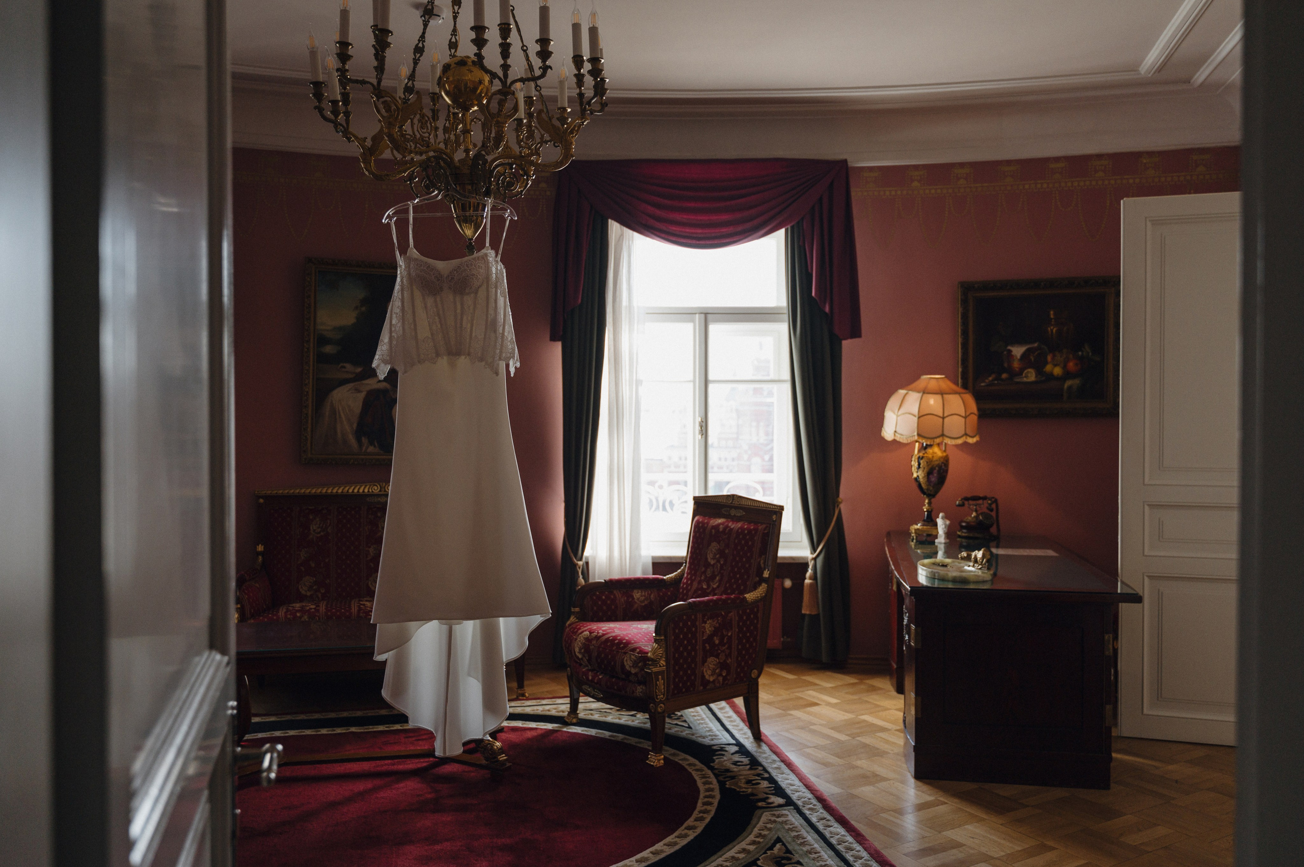 Дмитрий и Луиза. Гостиница Националь и ресторан Белуга. Свадебный фотограф Москва и Санкт-Петербург. Анастасия Чудина