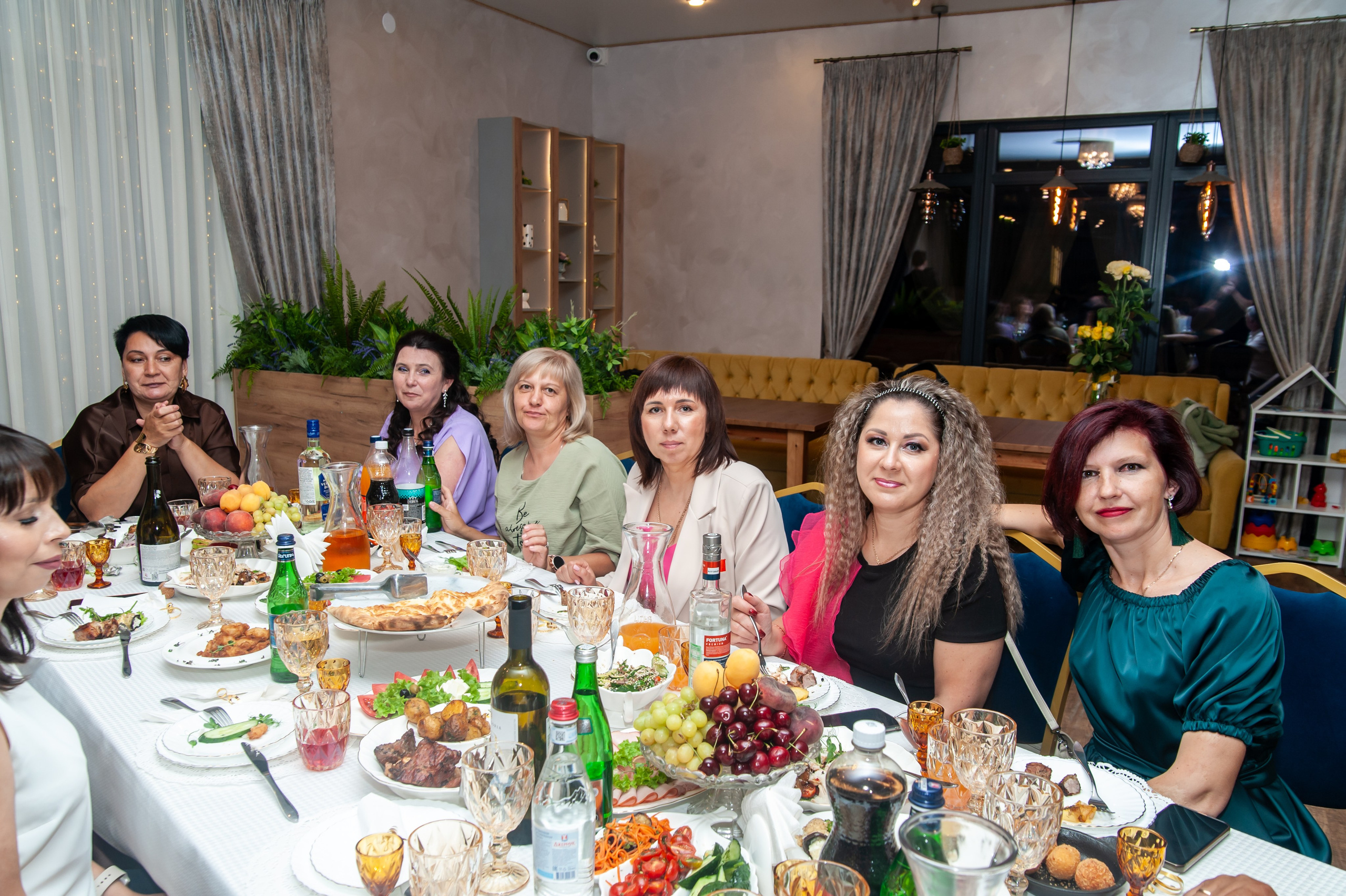 Выпускной МАОУ СОШ № 17 им. Эдуарда Есаяна. Свадебный и семейный фотограф Денис Лукьянов в Краснодаре, Краснодарском крае и Республике Крым