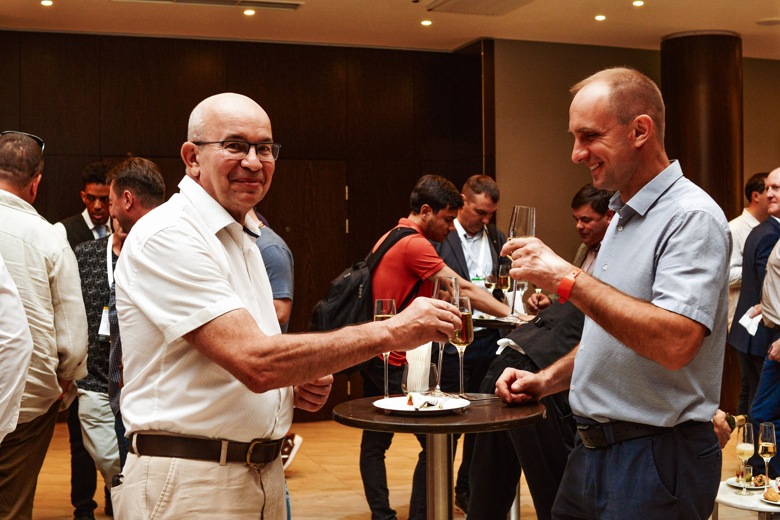 Конференции. ОЧЕНЬ ПЛОХОЙ ФОТОГРАФ