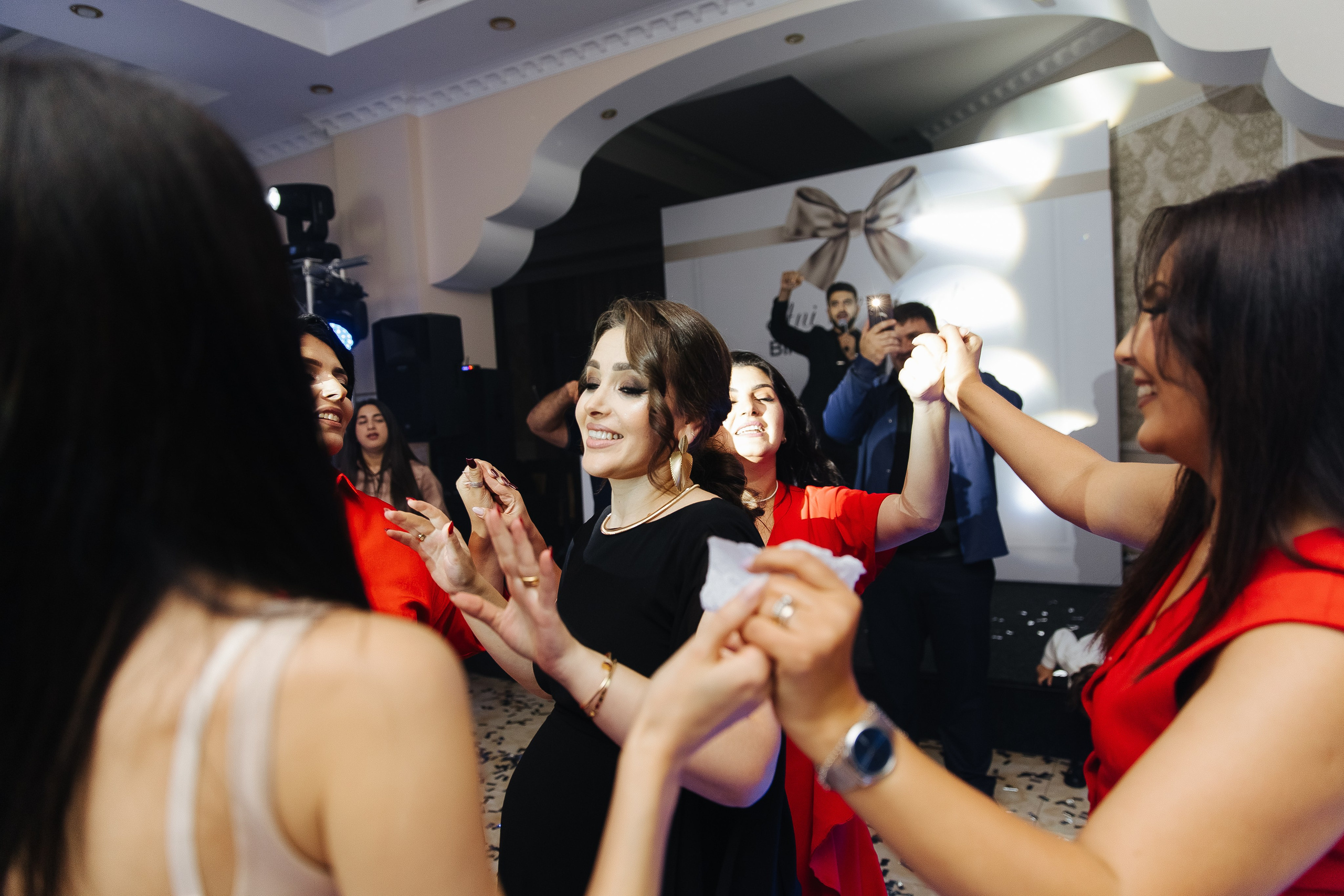 Ани и Назели. 35&5 День рождения, «Янтарь». Фотограф в Красноярске Надежда Воскресенская