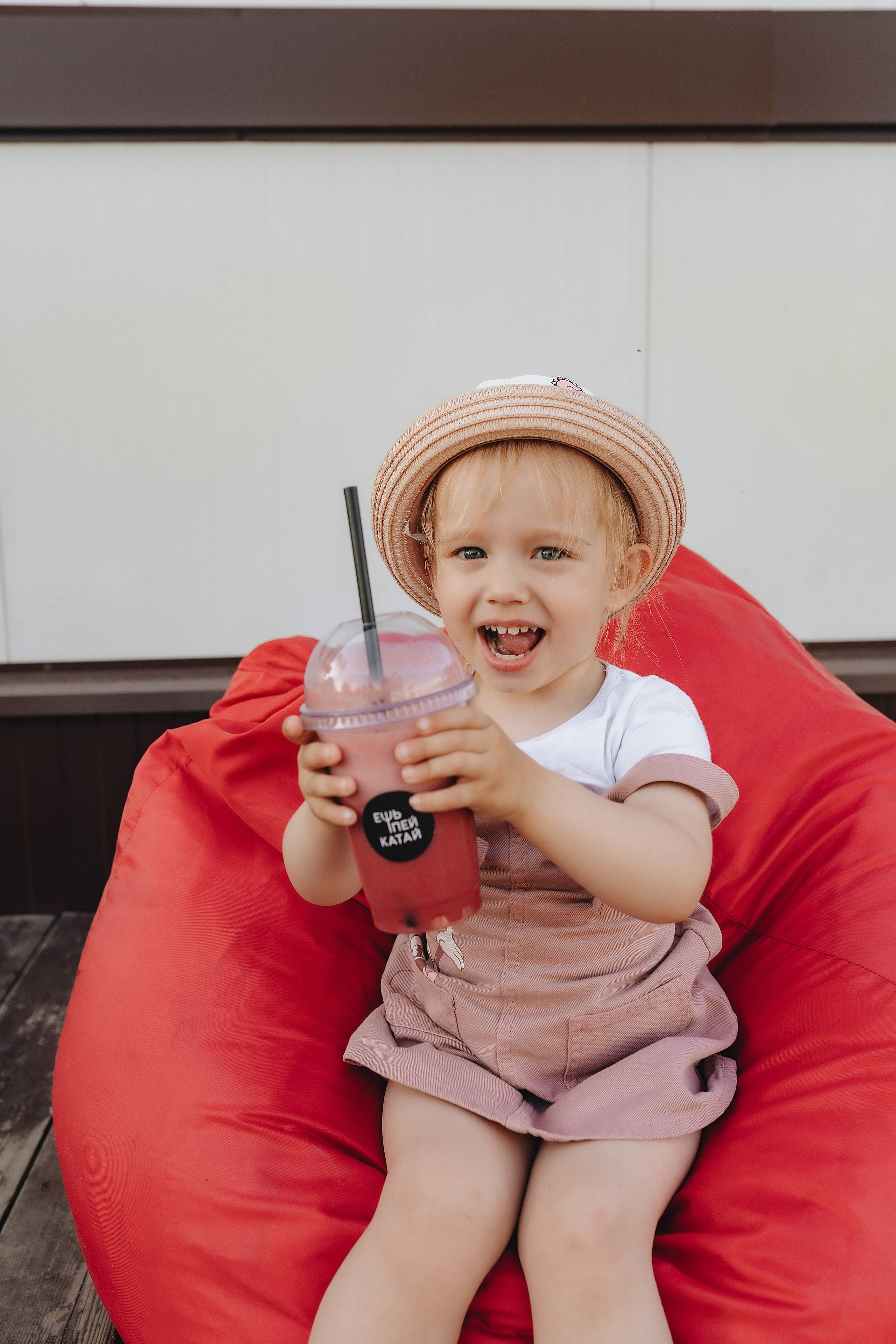 Семейная прогулка | Съемка для кофейни. Фотограф Карина Шмулёва. Воронеж и область