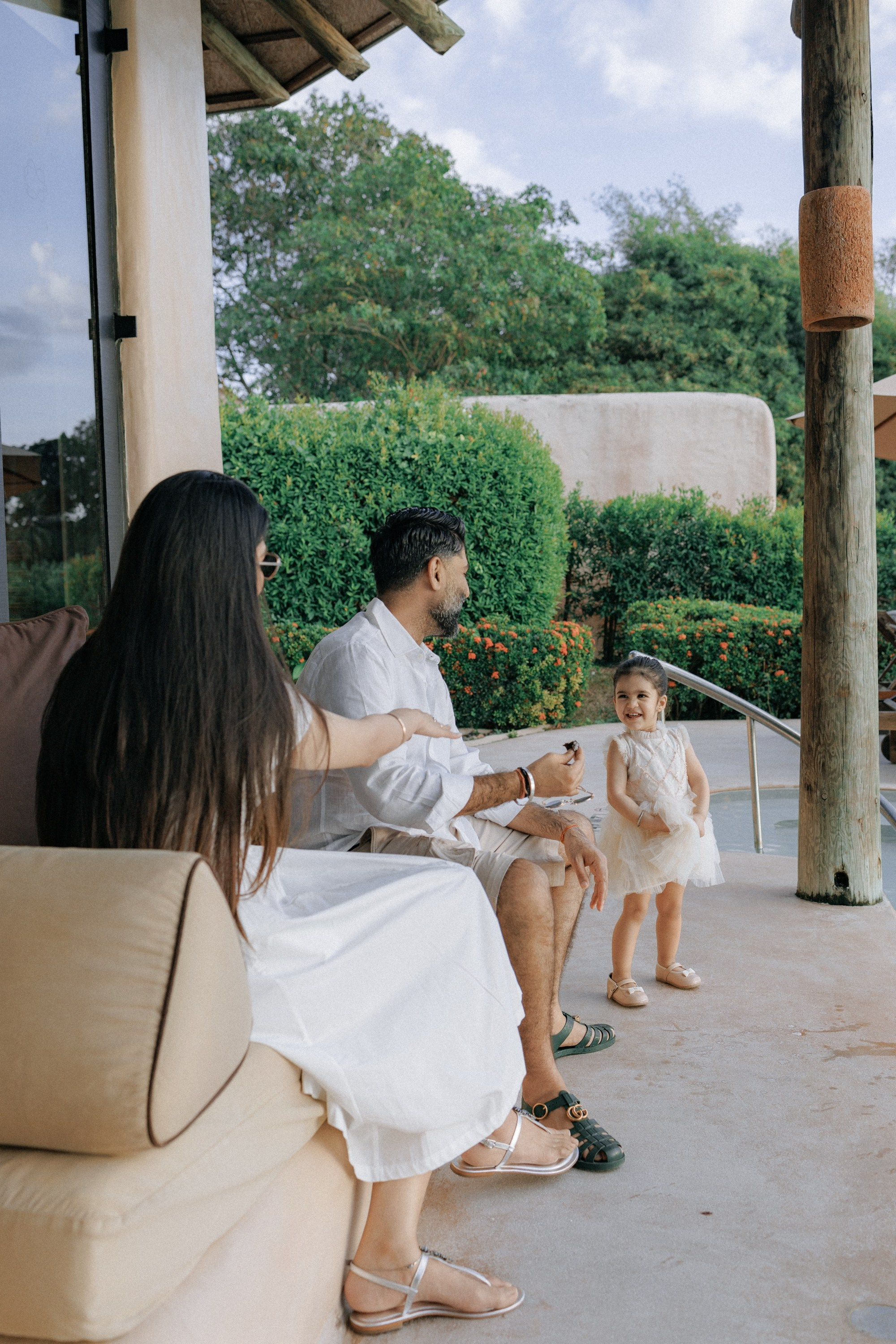 Family photoshoot in Phuket, Thailand. Fedor Lemeshko — Destination Wedding and Family Lifestyle photographer