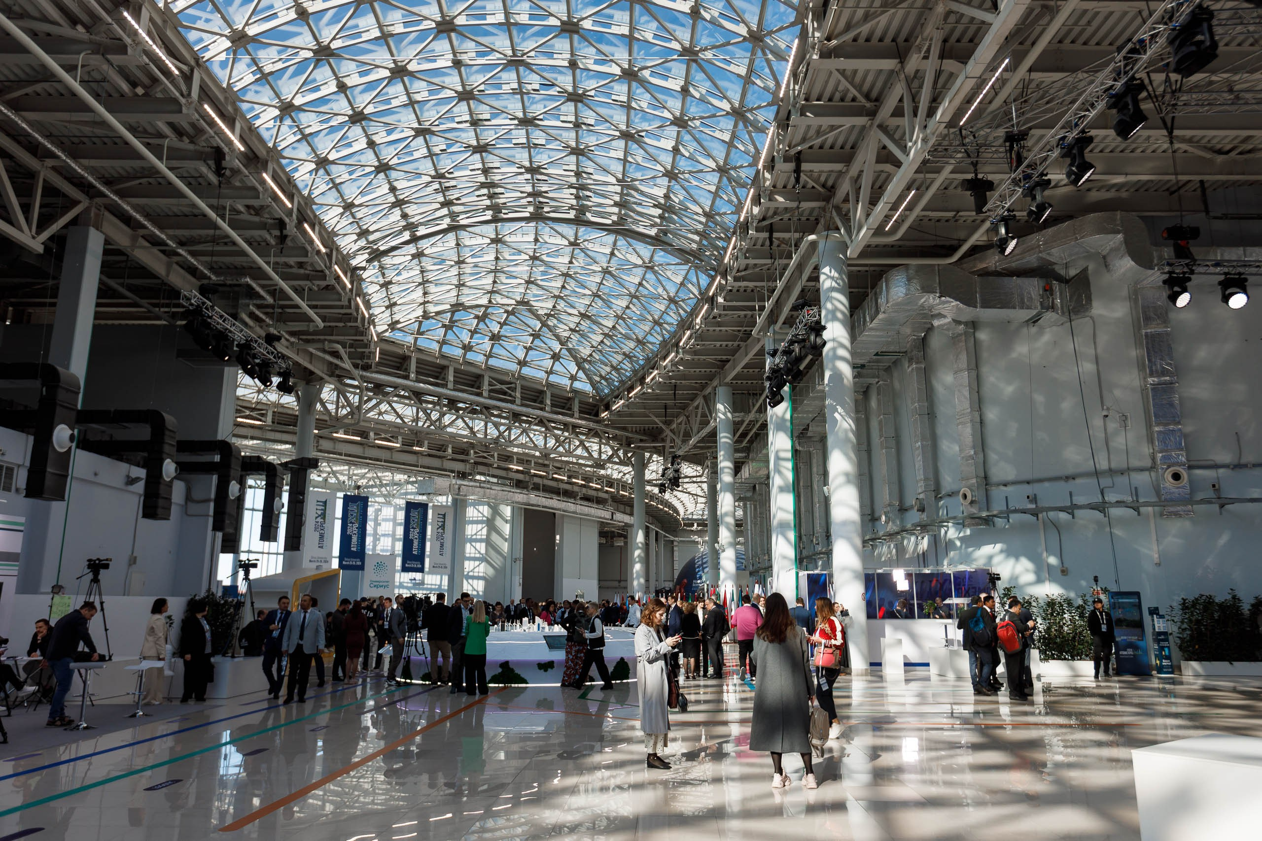 Подписания соглашений на форуме ATOM EXPO XIII 2024 в Сириусе. Репортажный фотограф в Москве, Сочи и Санкт-Петербурге