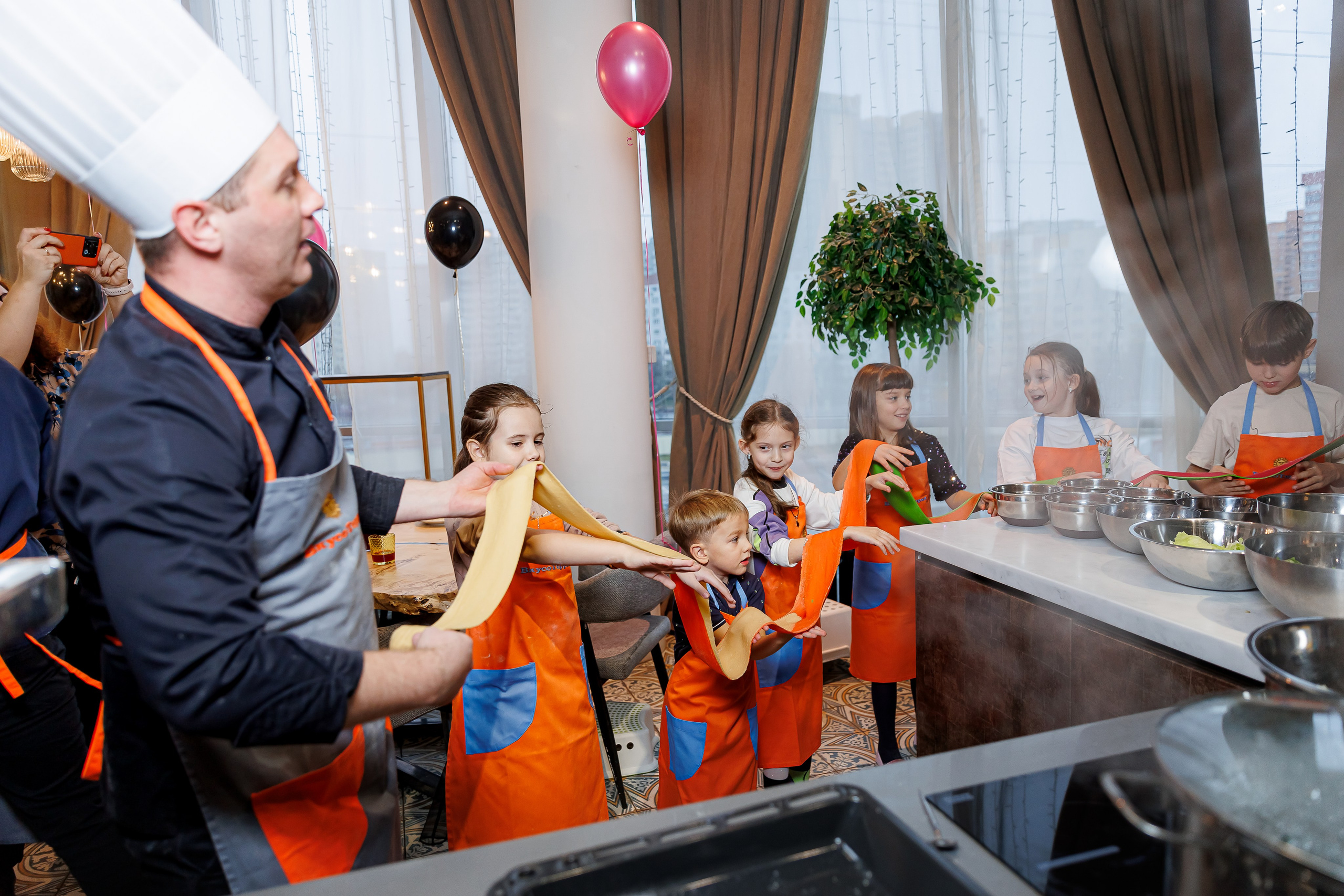 День рождения Насти «Венсдэй во Вкусотеррии». Семейный и детский фотограф Комина Елена, Власиха, Одинцово