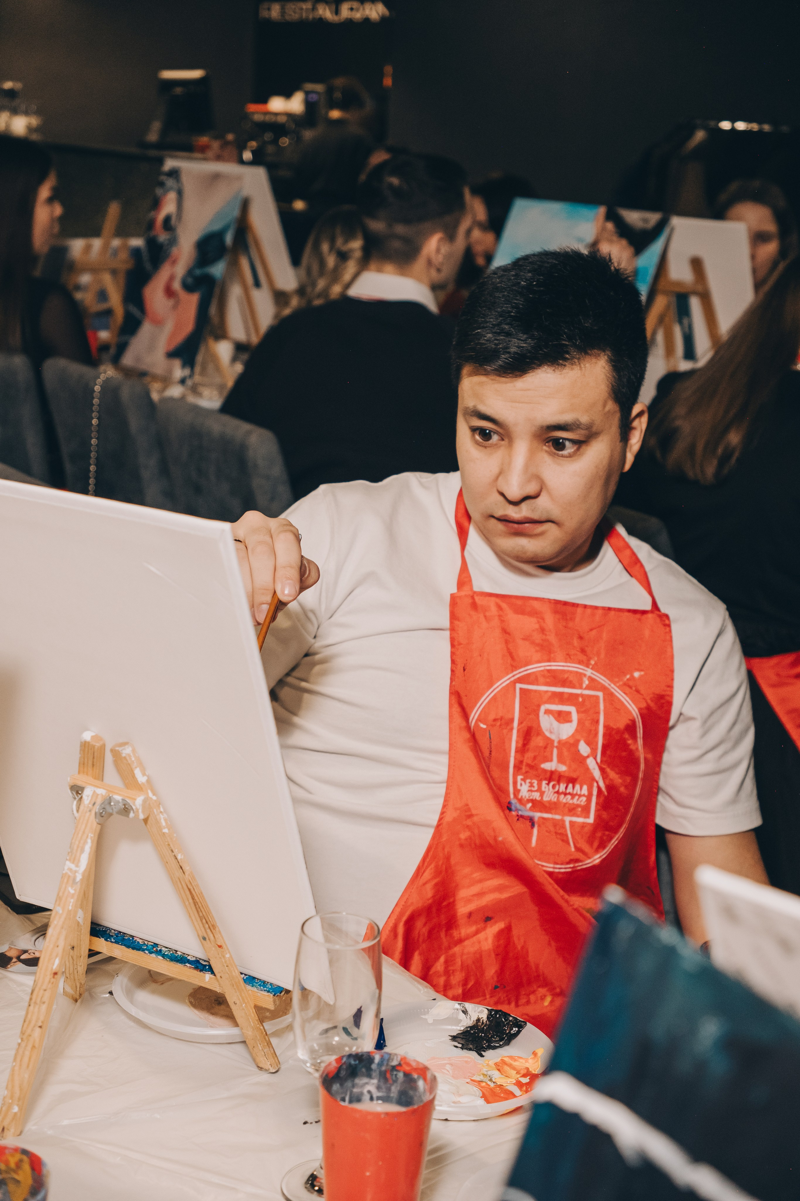 Без бокала — нет шагала. Фотограф в Иркутске Анна Мирошникова