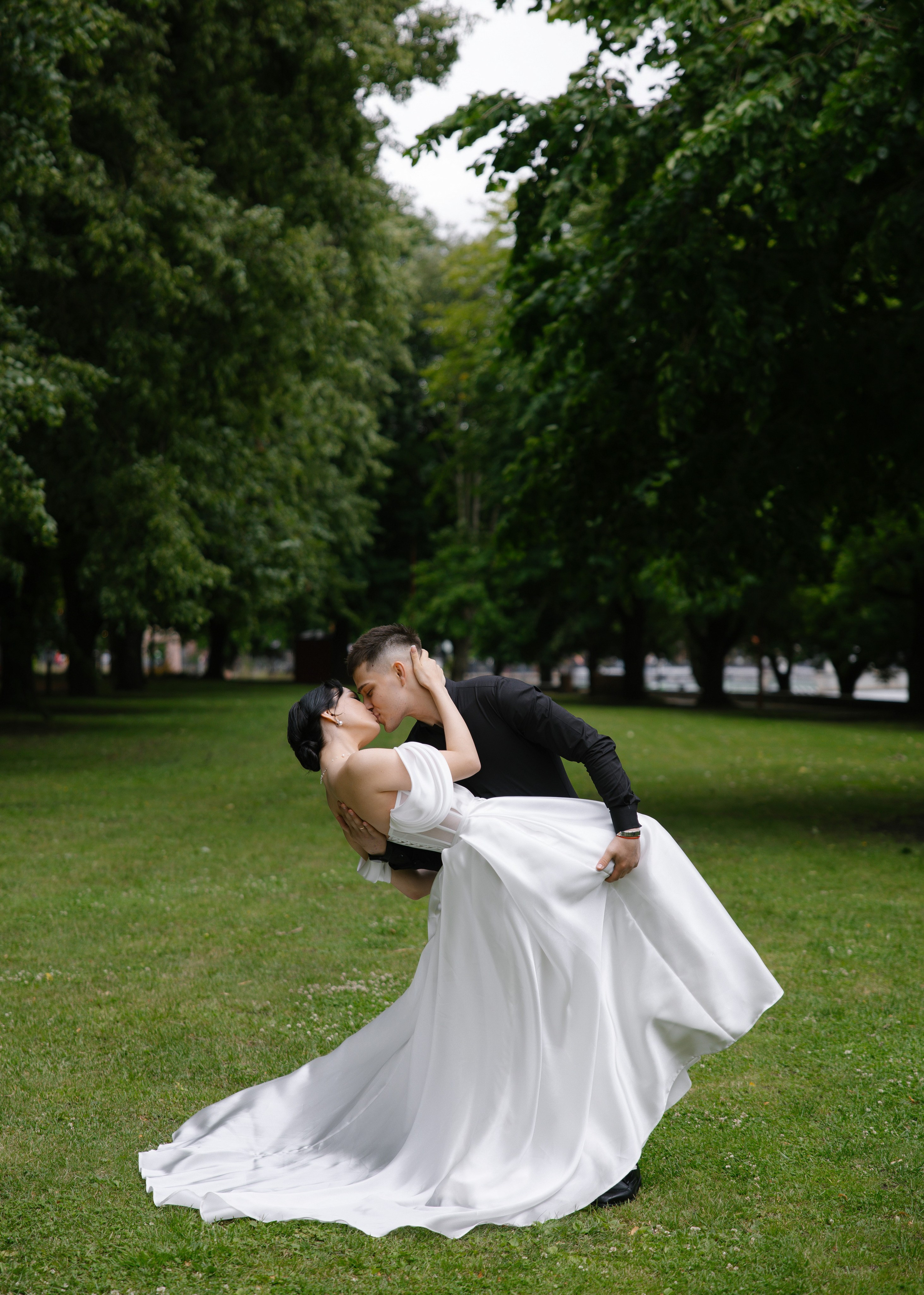 Дарина и Данил в музее изобразительных искусств. Свадебный фотограф в Калининграде Ольга Пасечник