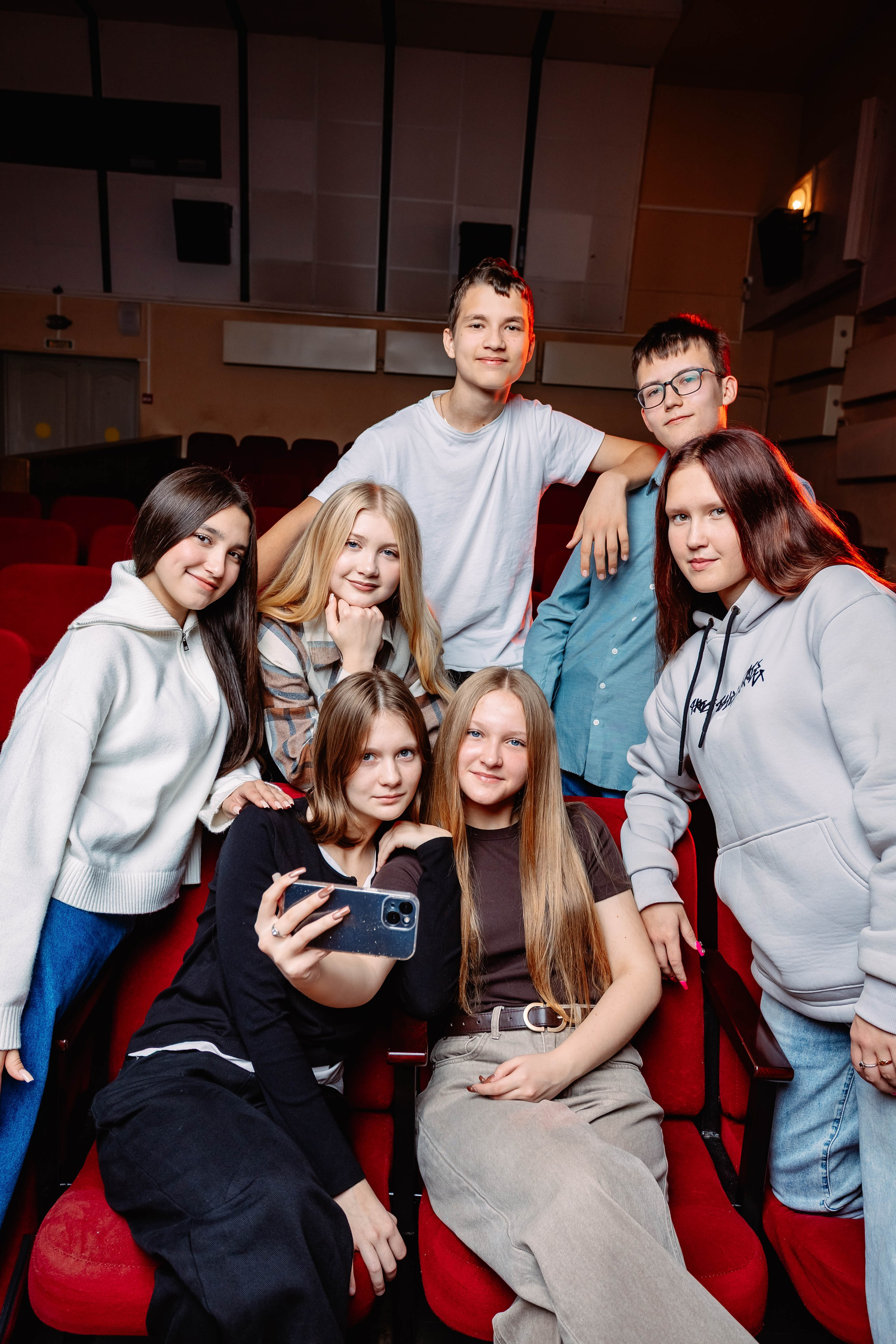 Позирование группы. Выпускные альбомы для детского сада и школы