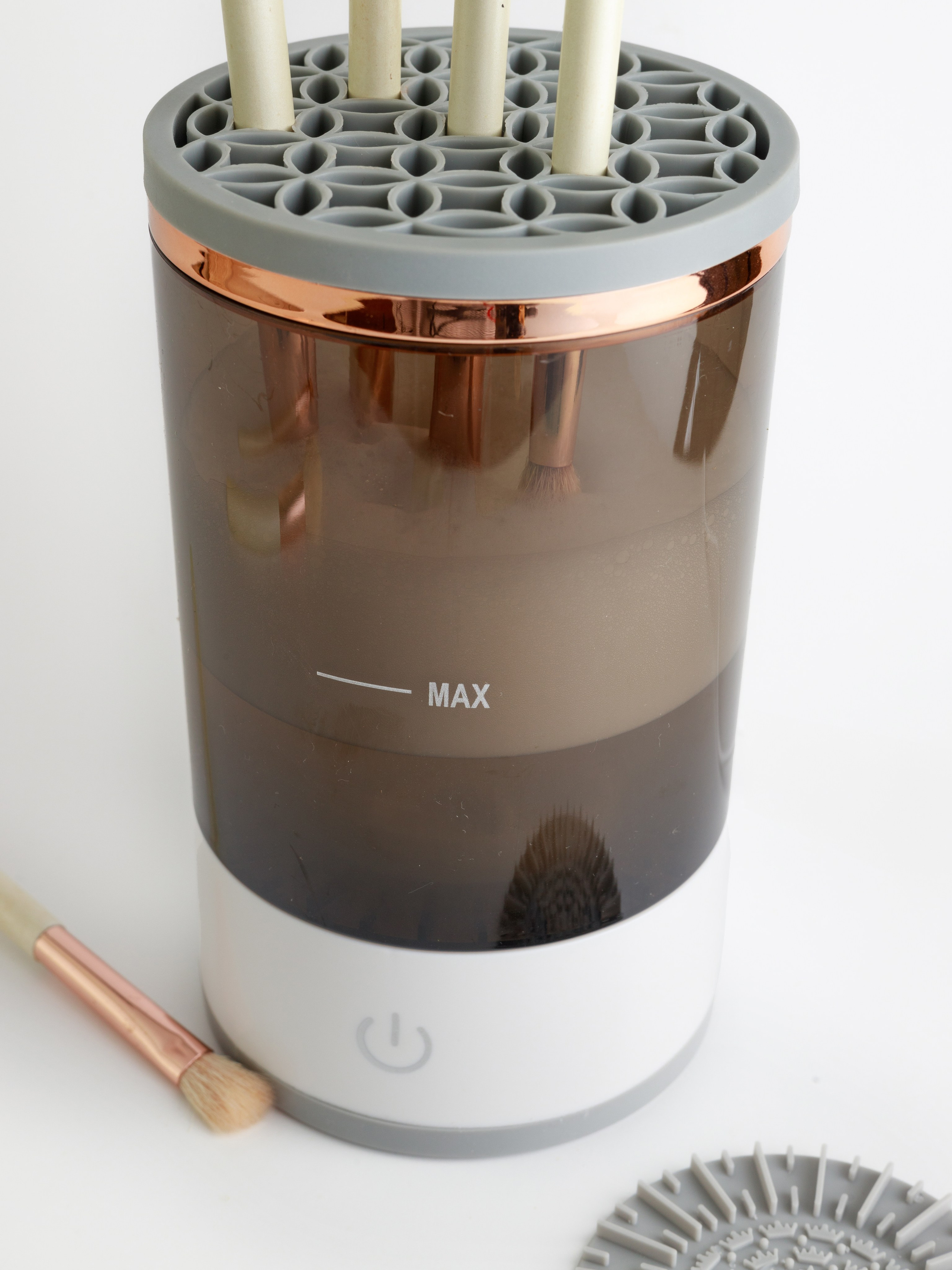 Съемка очистителя для кистей для Wildberries. СЕМЕЙНЫЙ И ПРЕДМЕТНЫЙ ФОТОГРАФ — ЛЕНА ГОНЧАР | КРАСНОДАР | МАЙКОП