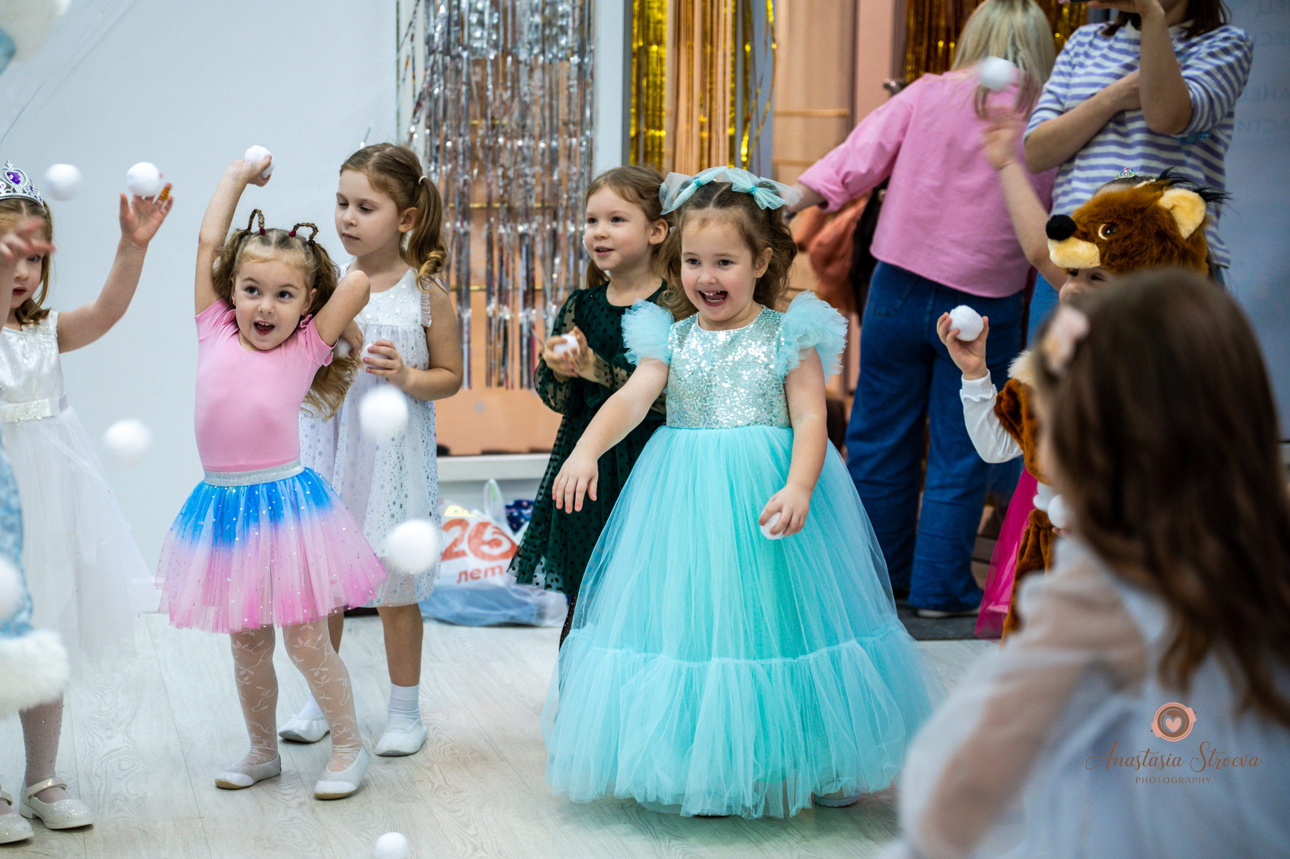 Новый год в танцах. Семейный и детский фотограф в Королеве, Москве и Московской области Строева Анастасия