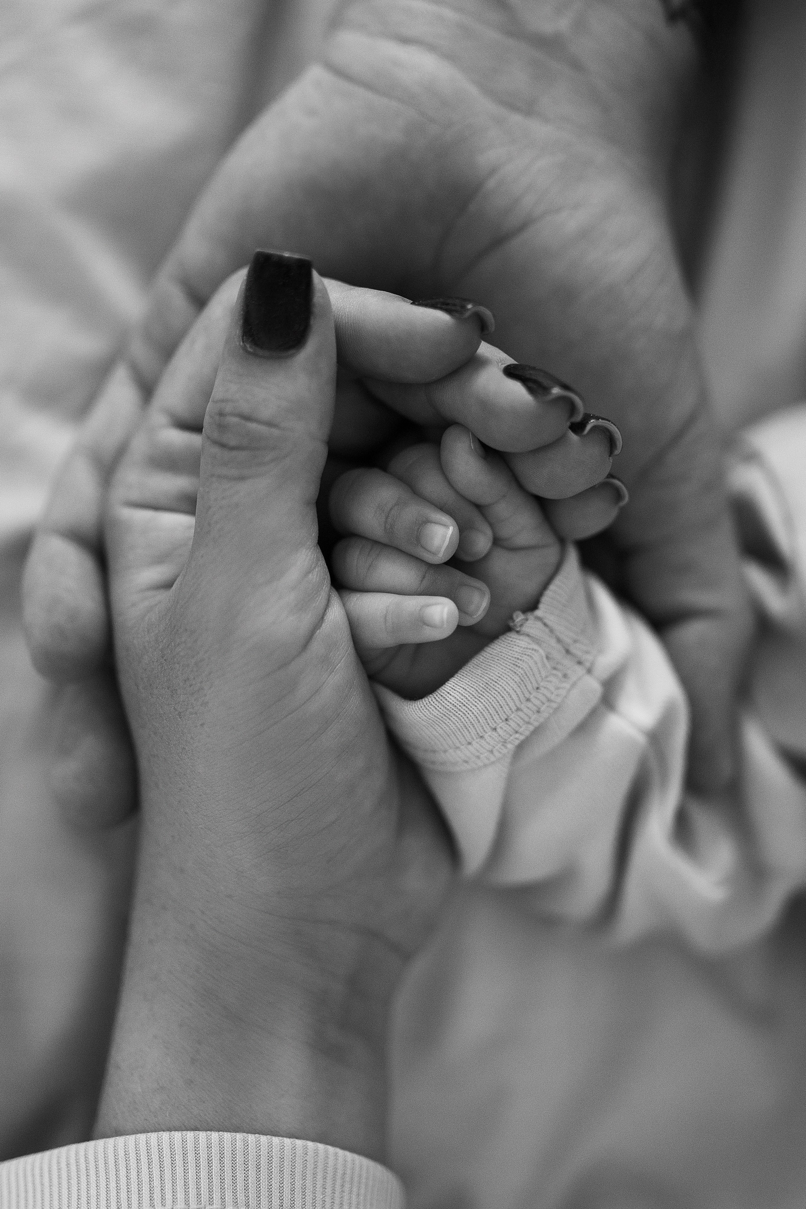 | ПЕРВЫЕ МГНОВЕНИЯ |