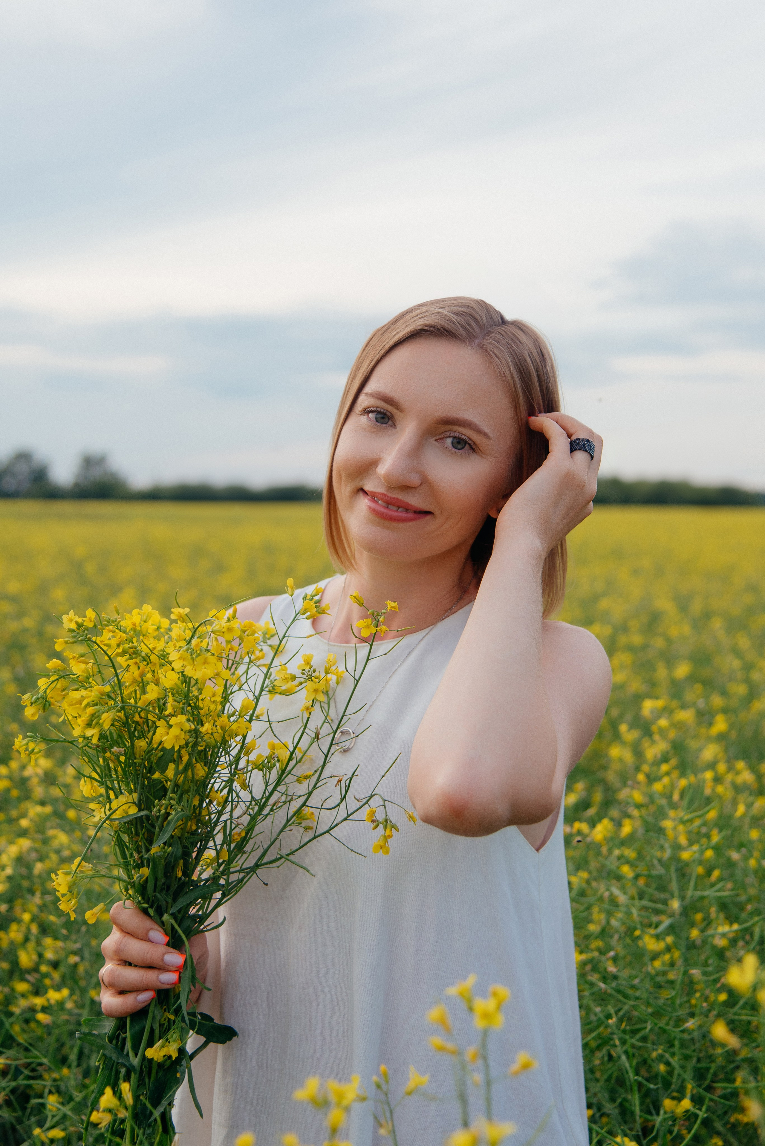 Зина в полях. Семейный фотограф в Омске Смирнова Светлана