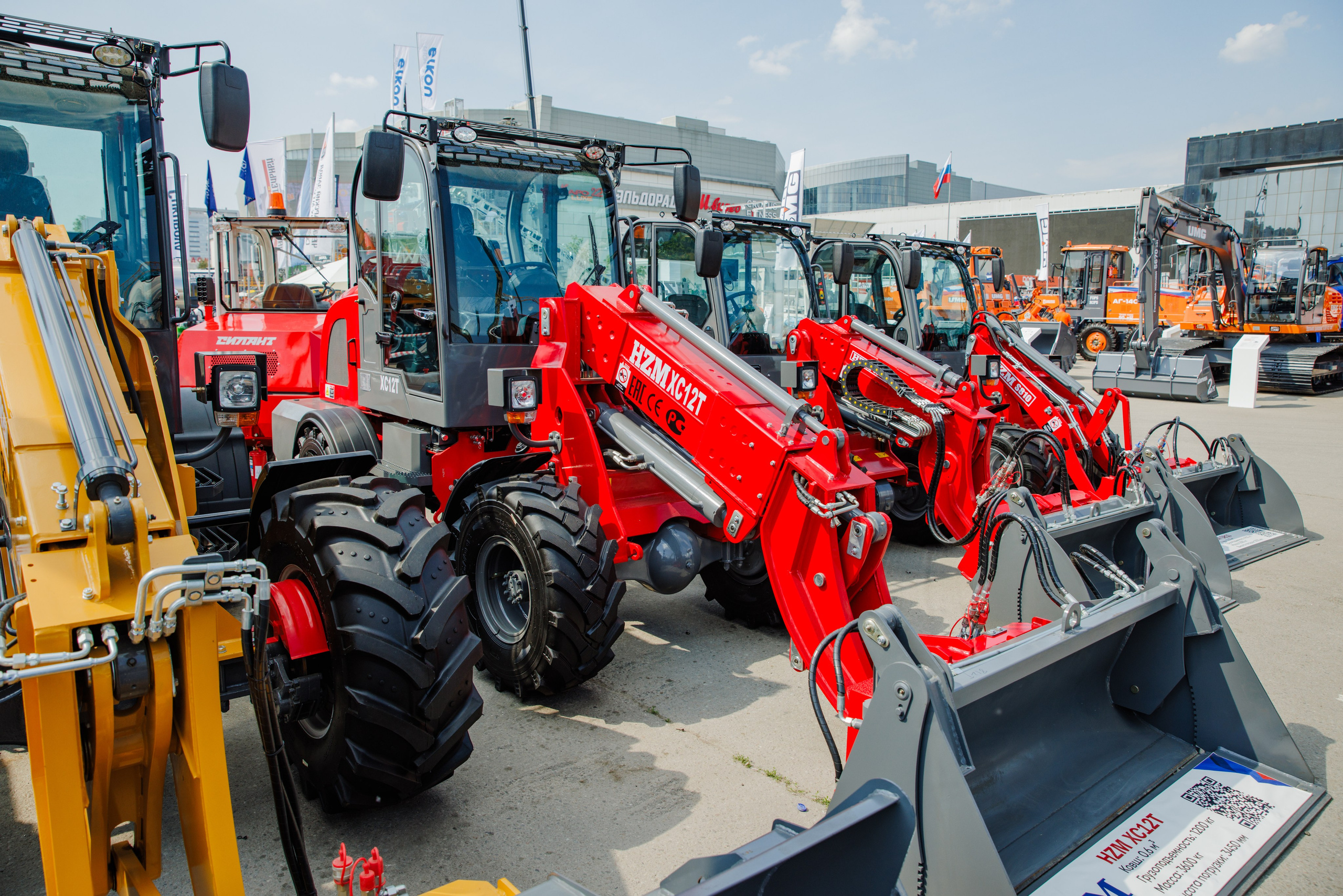 Выставка Спец. Техники. Фотограф Москва Шептаев Артём
