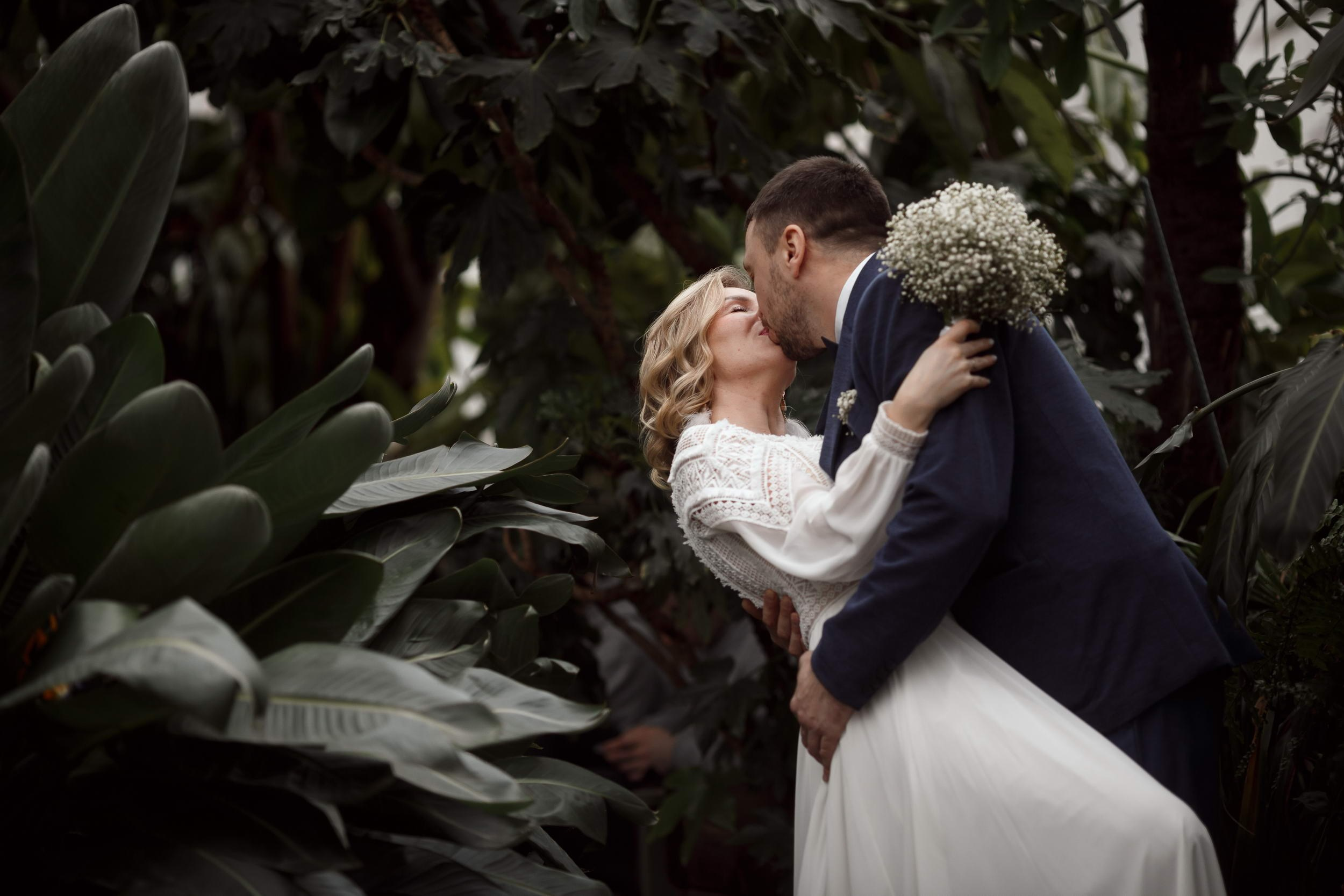 Свадьба в ЗАГСе Калининского района. Свадебный фотограф Игорь Брундасов 8PHOTO на свадьбу венчание загс СПб