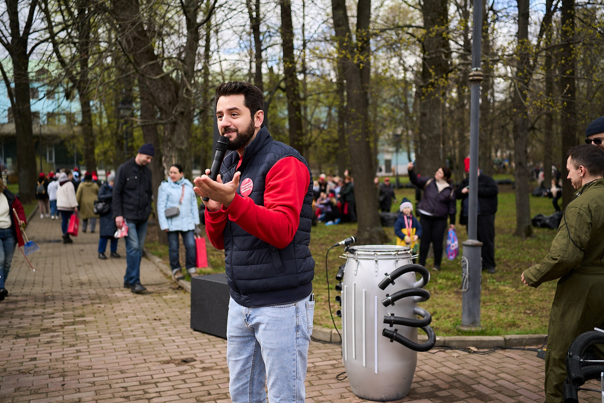 Субботник у Управления делами Мэра и Правительства Москвы. Фотограф и Видеограф в Москве. Олег Корушев