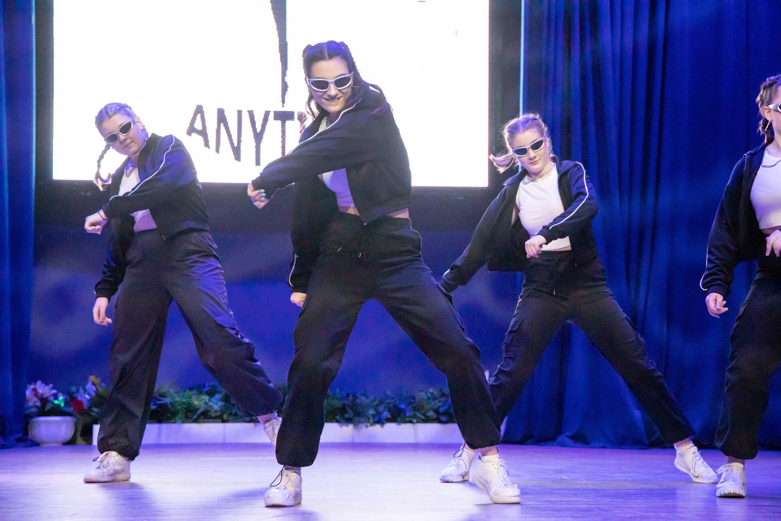 Танцевальное выступление. Свадебный фотограф в городе Подольск МО и Москва Крылова Ирина