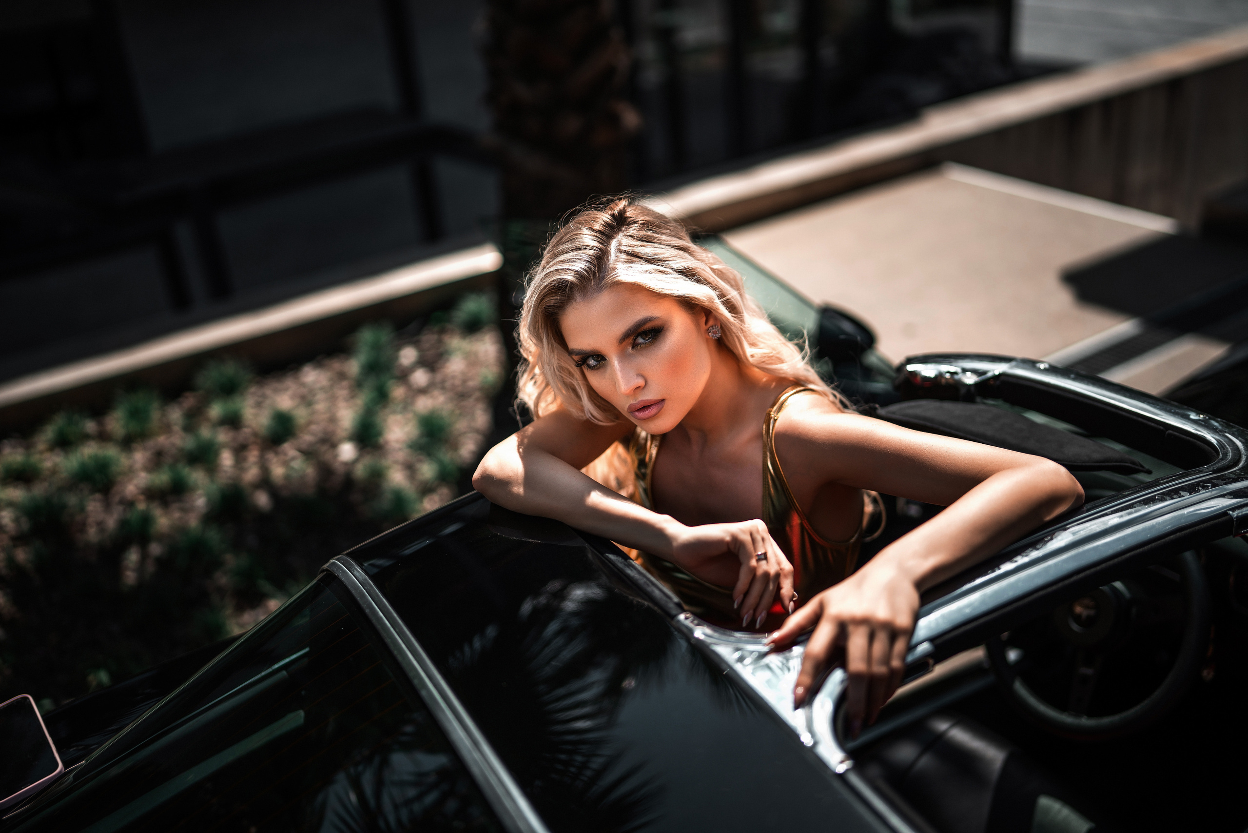 Garage 679 corvette c3 девушка в золоте. Фотограф Сочи