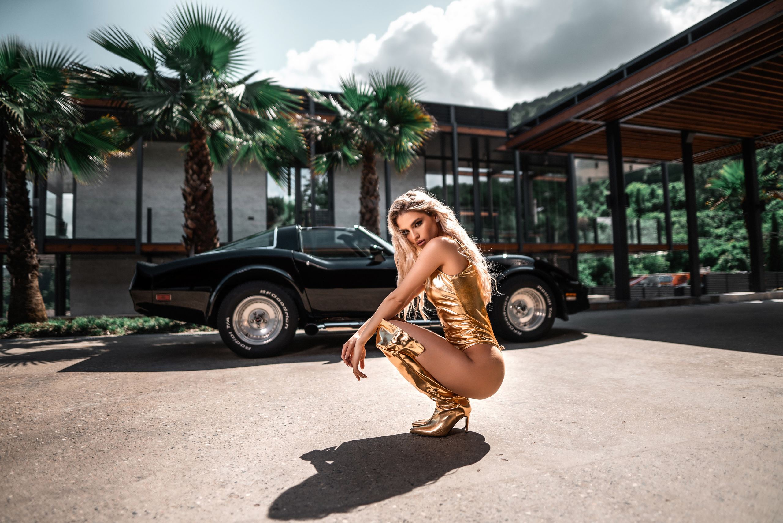 Garage 679 corvette c3 девушка в золоте. Фотограф Сочи