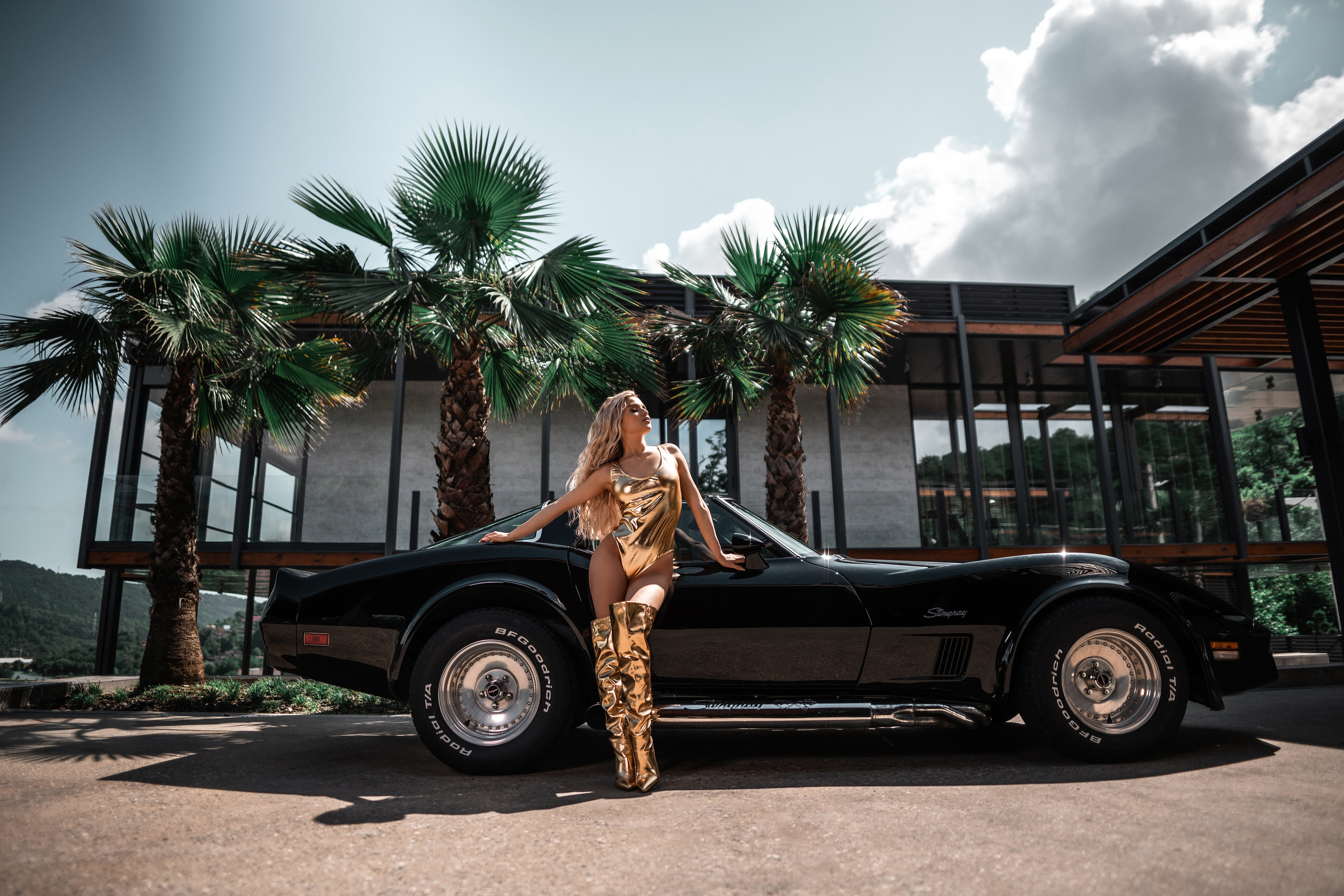 Garage 679 corvette c3 девушка в золоте. Фотограф Сочи