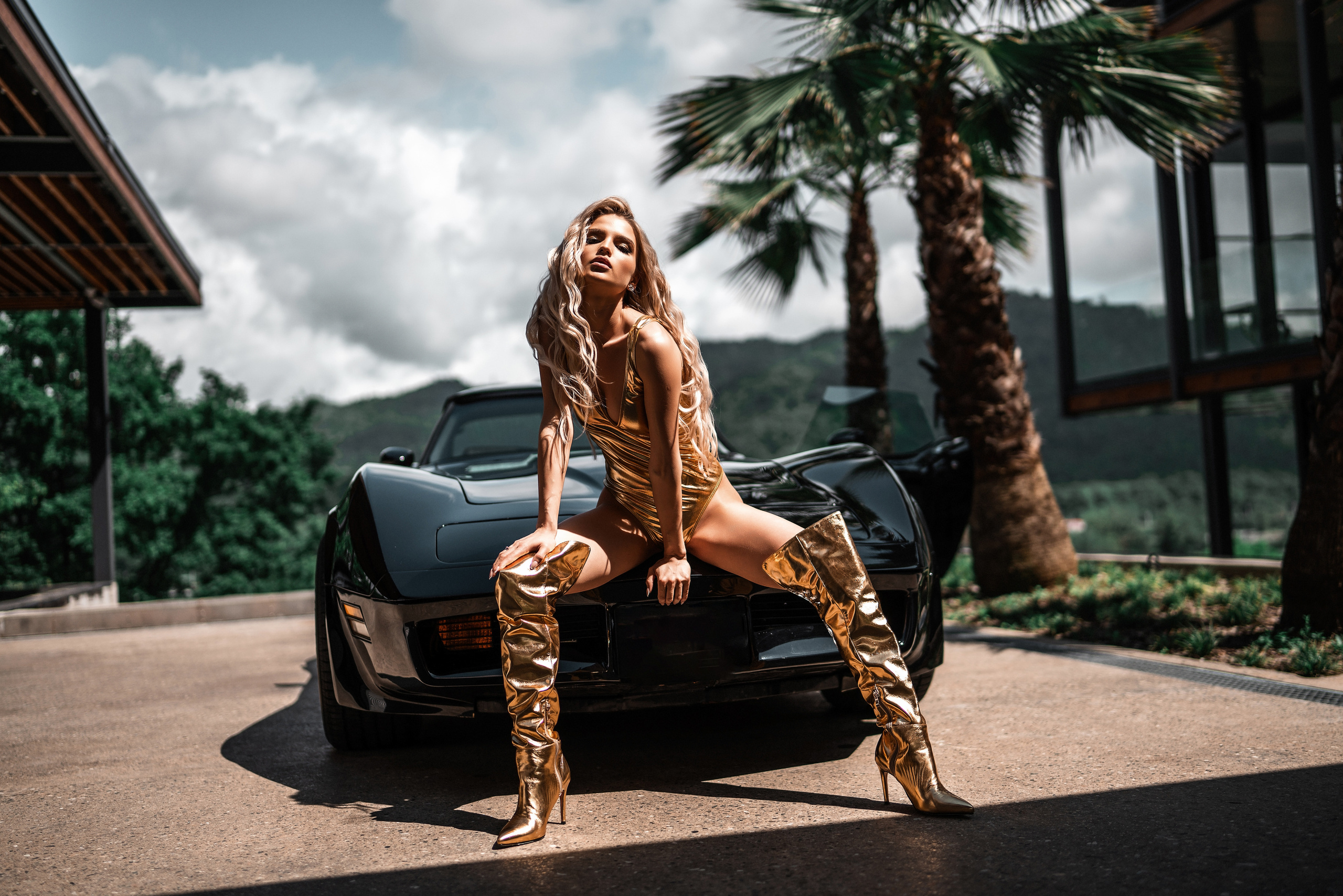 Garage 679 corvette c3 девушка в золоте. Фотограф Сочи