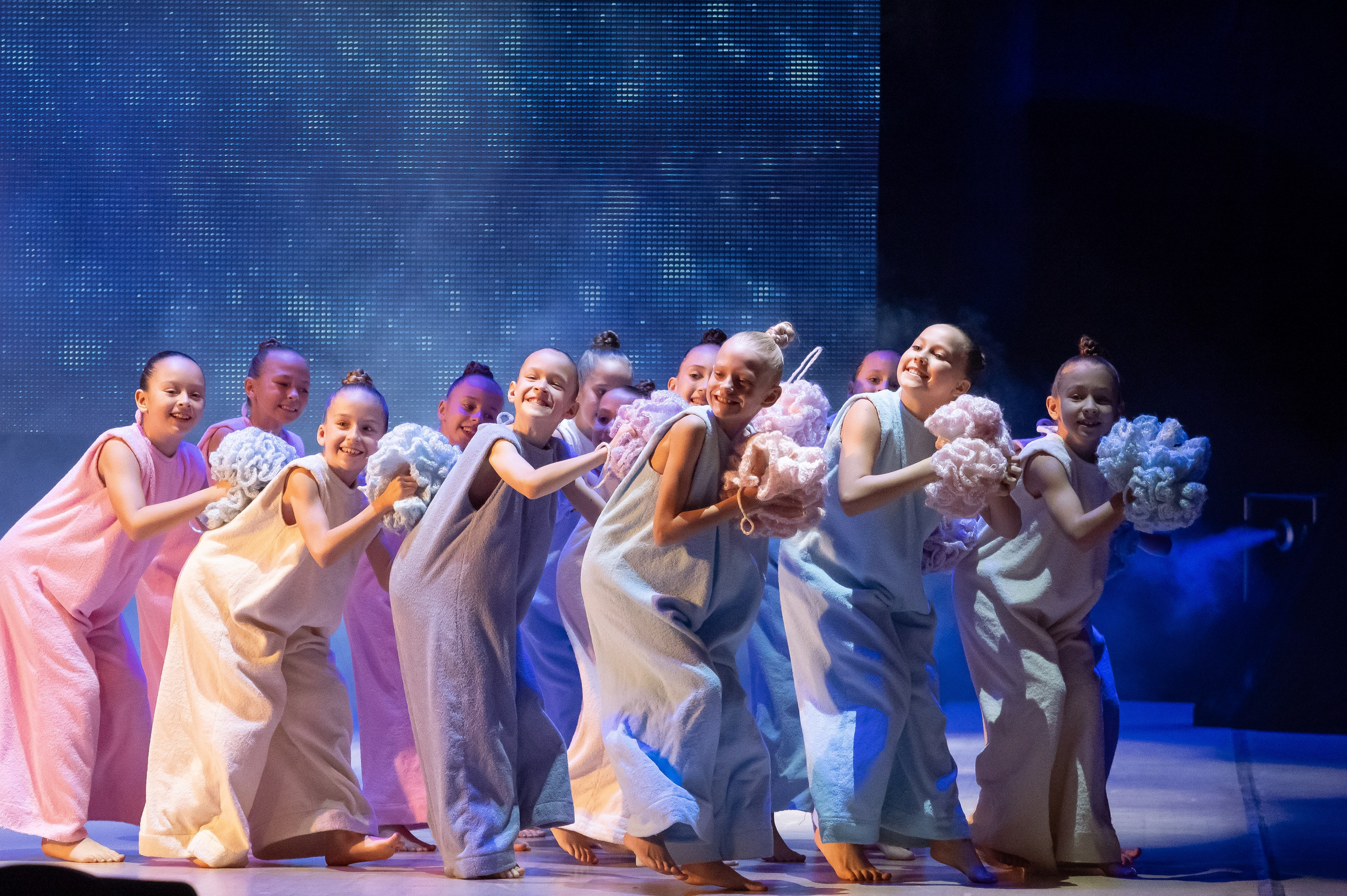 Концерт «Пространные танцы». Репортажный, семейный и детский фотограф в Пензе и Заречном Арина Ермилова. Картины барельеф на заказ