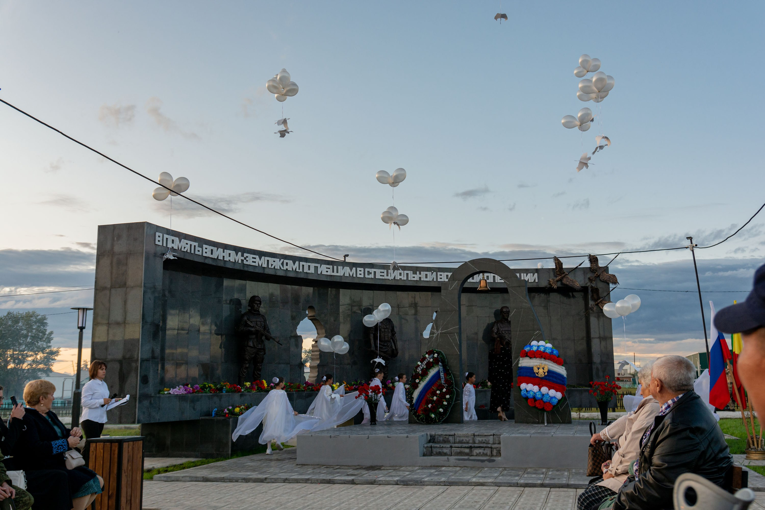 Открытие мемориального комплекса. Фотограф широкого профиля Чита-Цасучей