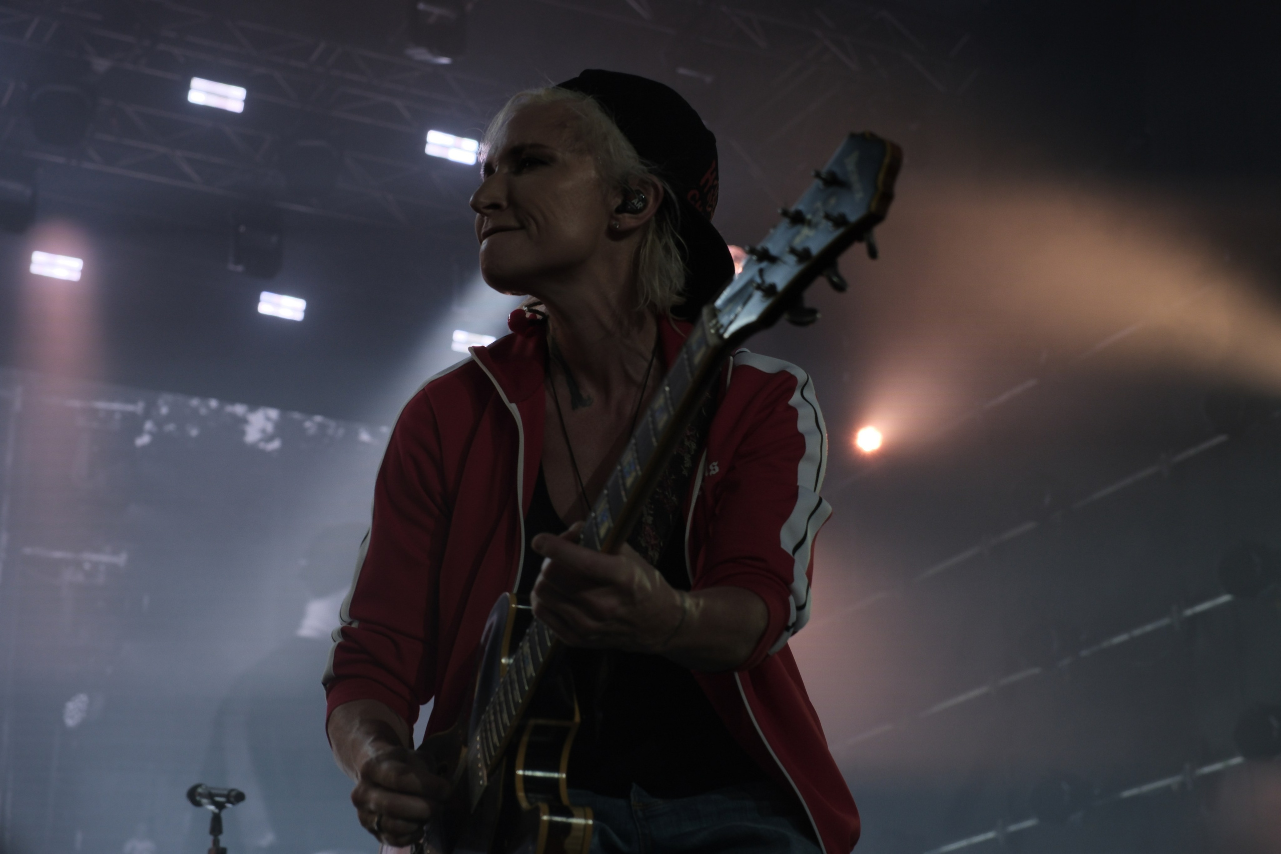 Диана Арбенина (группа «Ночные снайперы») — Москва, МТС Live Лето 2024. RedGeek - блогер и стручњак за образовање и ИТ Кирил Ситнов