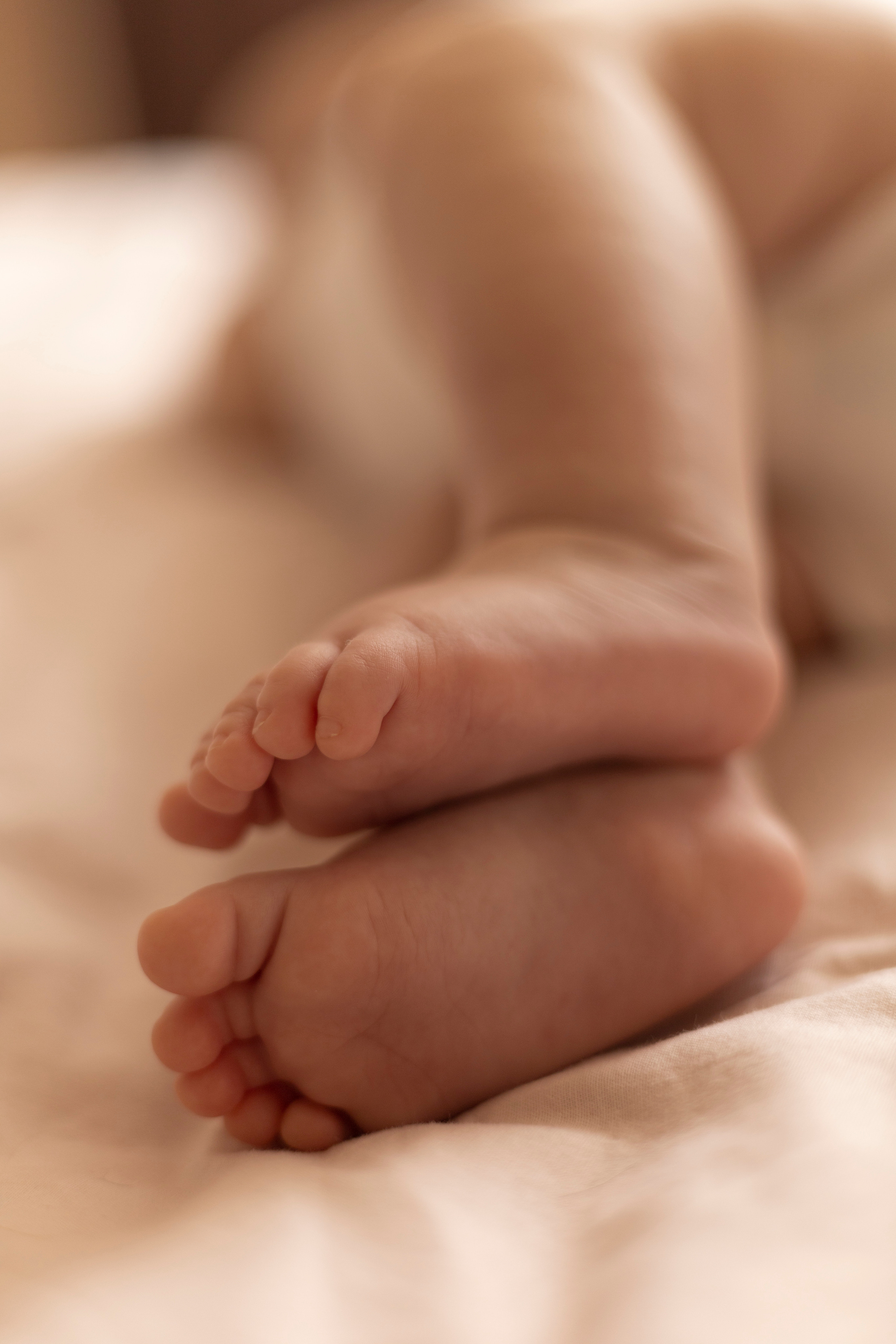 Ньюборн на руках у мамы. Фотограф в Ставрополе Ирина Симакова