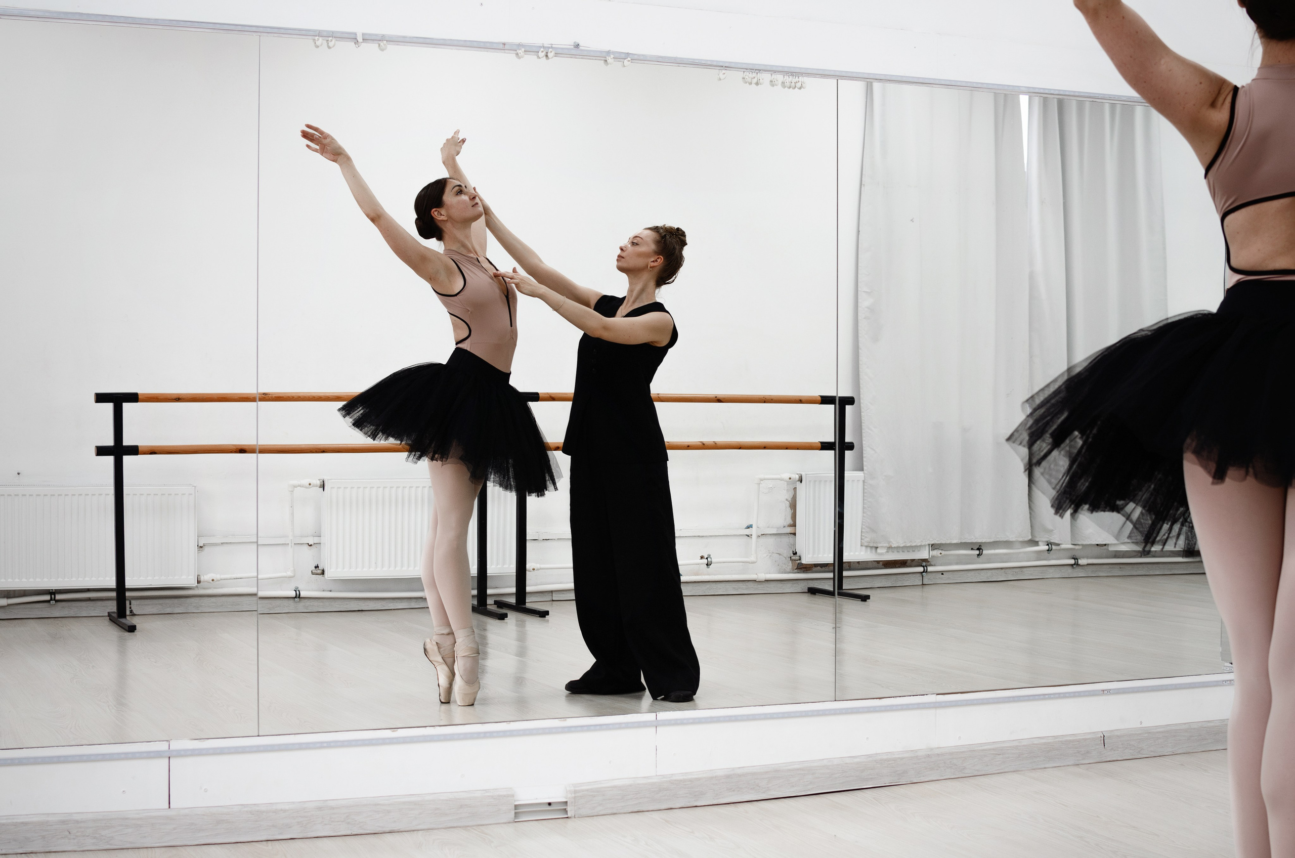 «Репетиция» (постановочная съемка в балетном зале). Портретный и репортажный фотограф в Санкт-Петербурге Варвара Жукова