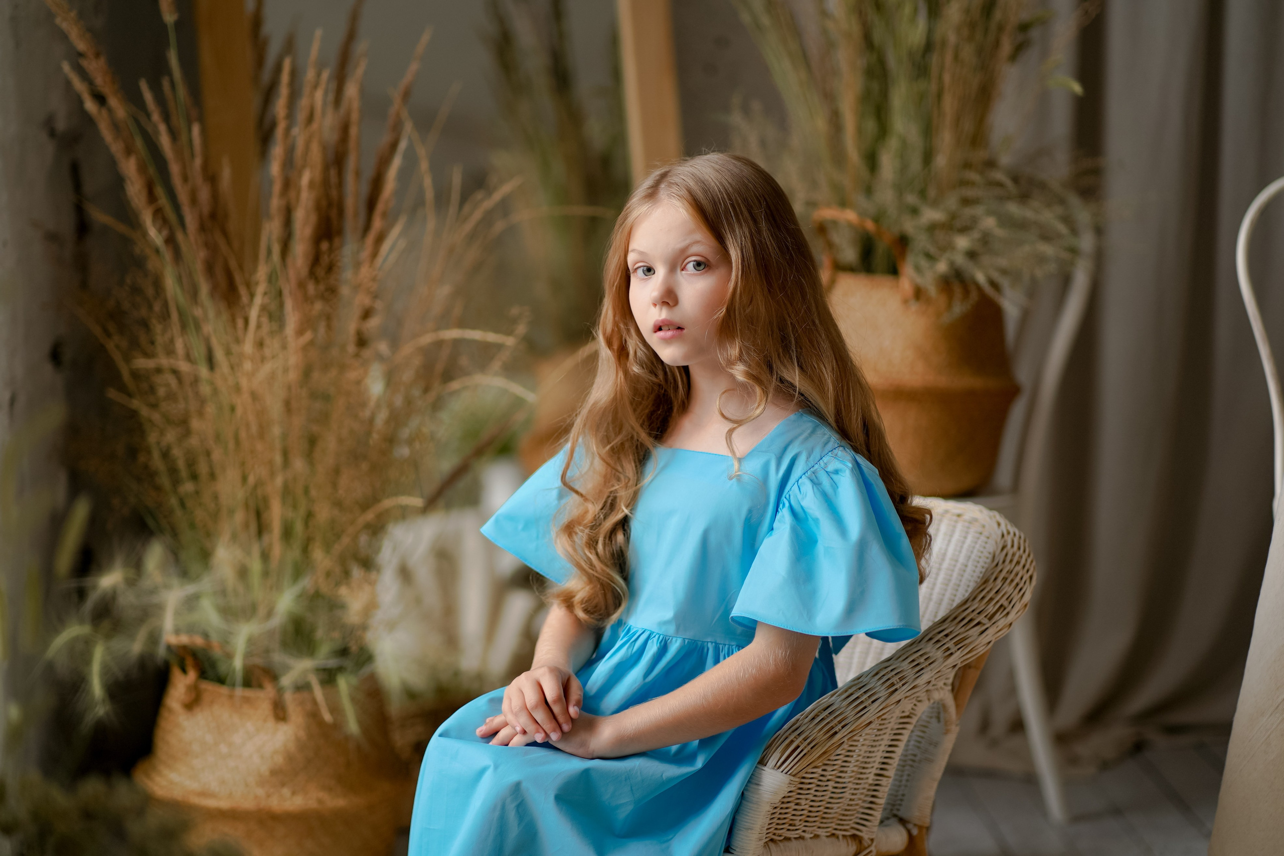 Кира с подсолнухами. Фотограф Татьяна Митрофанова