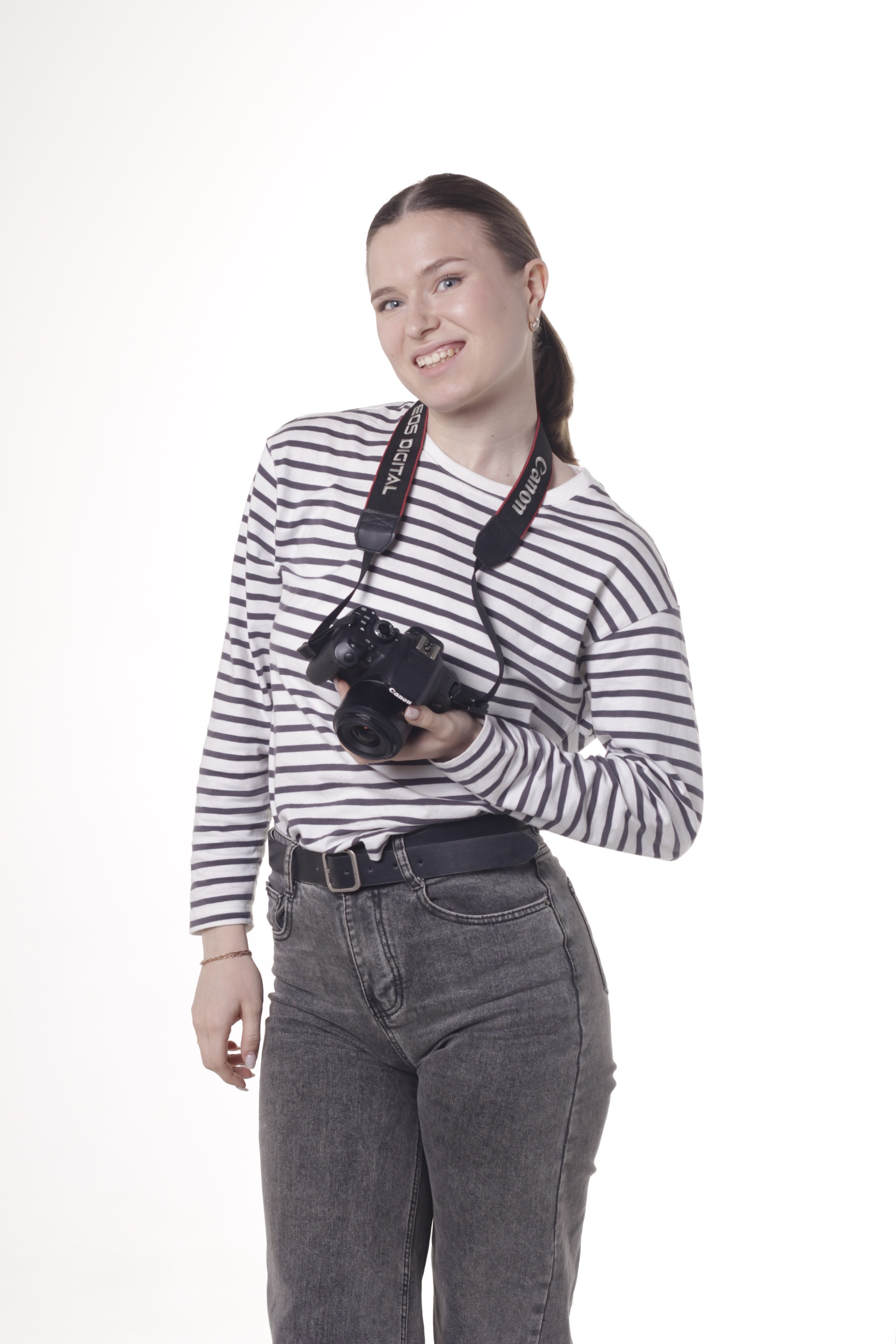 Полина с фотоаппаратом. Портретный фотограф в Москве и Московской области Гнутиков Сергей