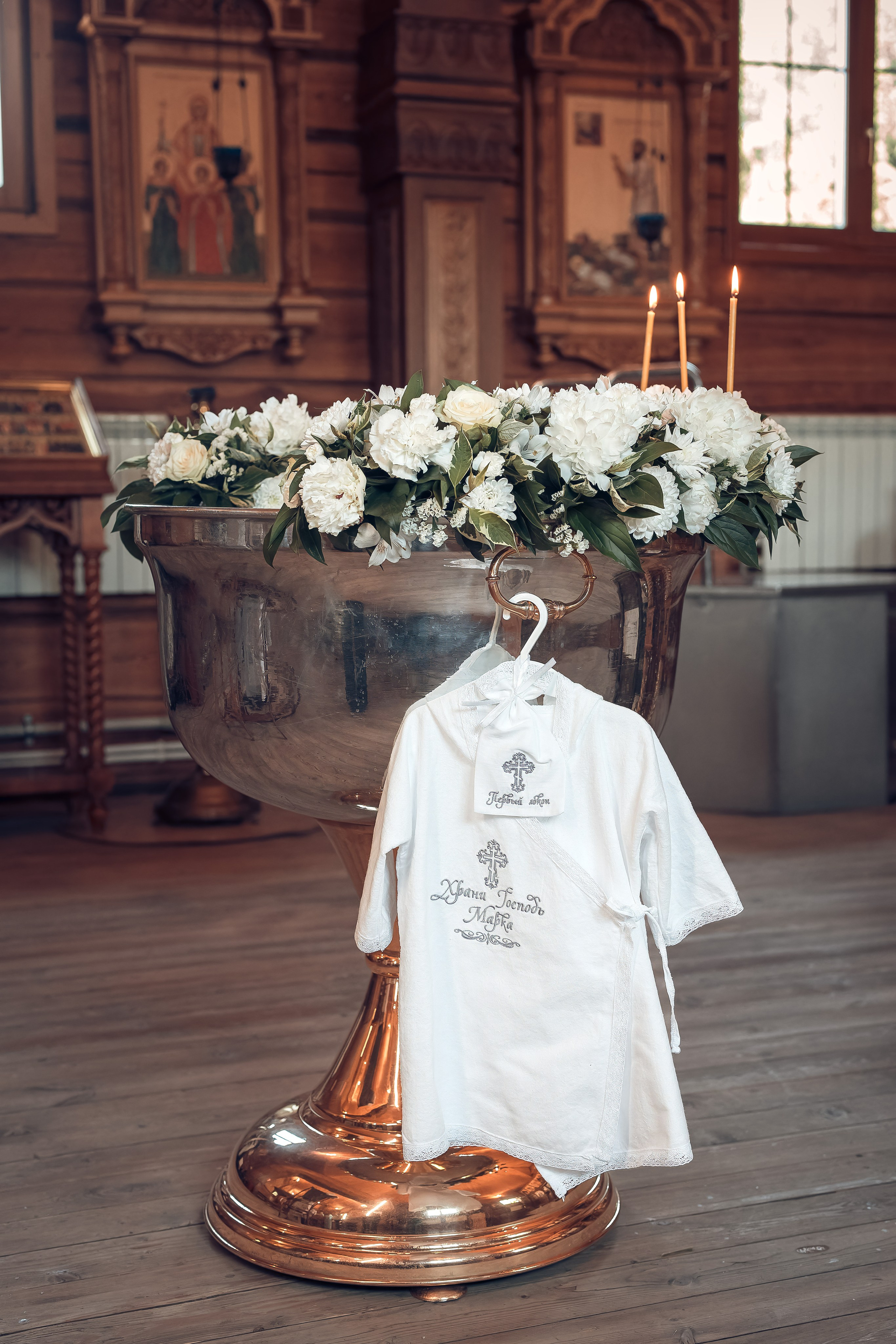 Таинства Крещения и Венчания в Старом Осколе. Фотостудия для новорожденных в Старом Осколе Гильфановых Юрия и Ольги