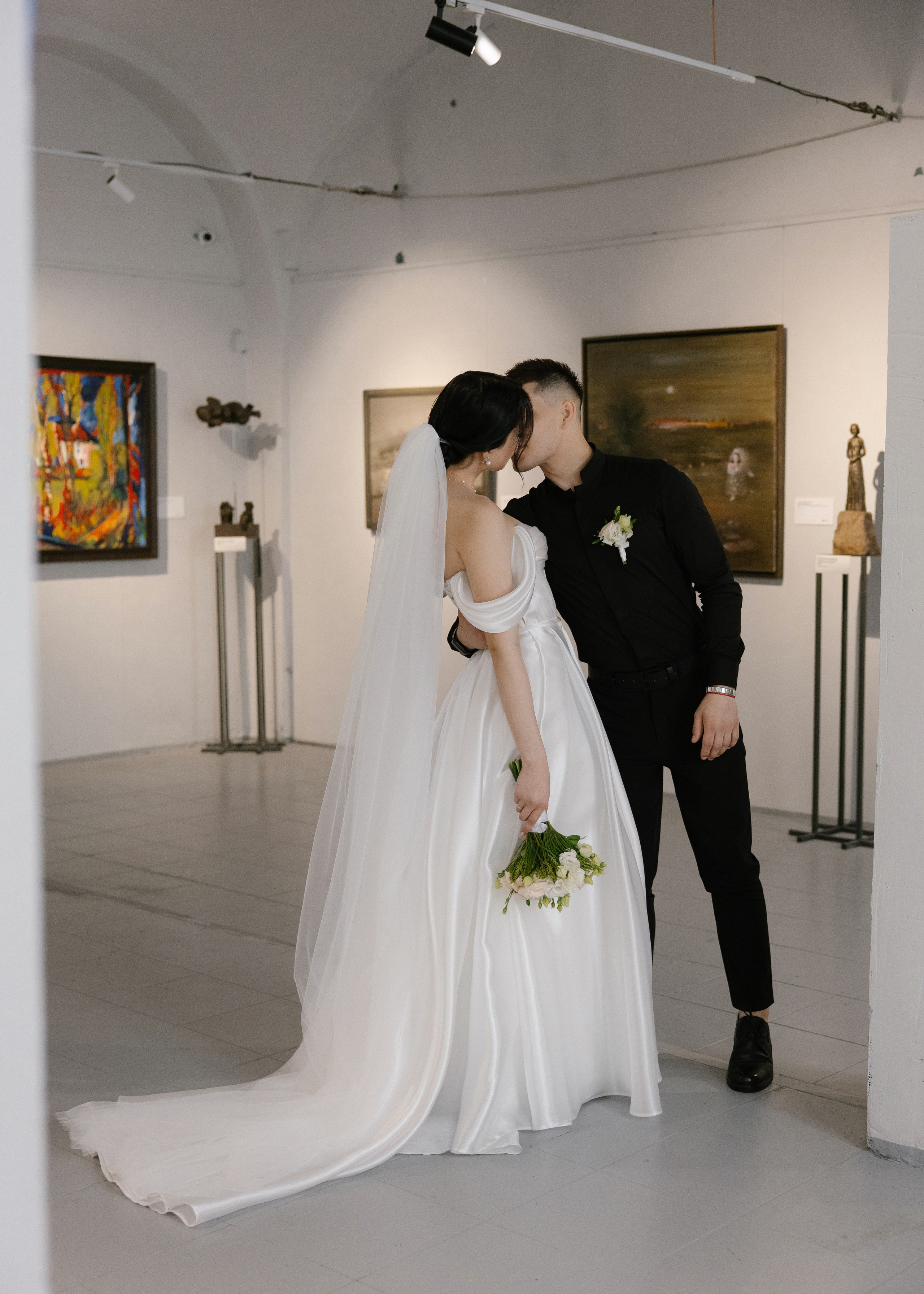Дарина и Данил в музее изобразительных искусств. Свадебный фотограф в Калининграде Ольга Пасечник