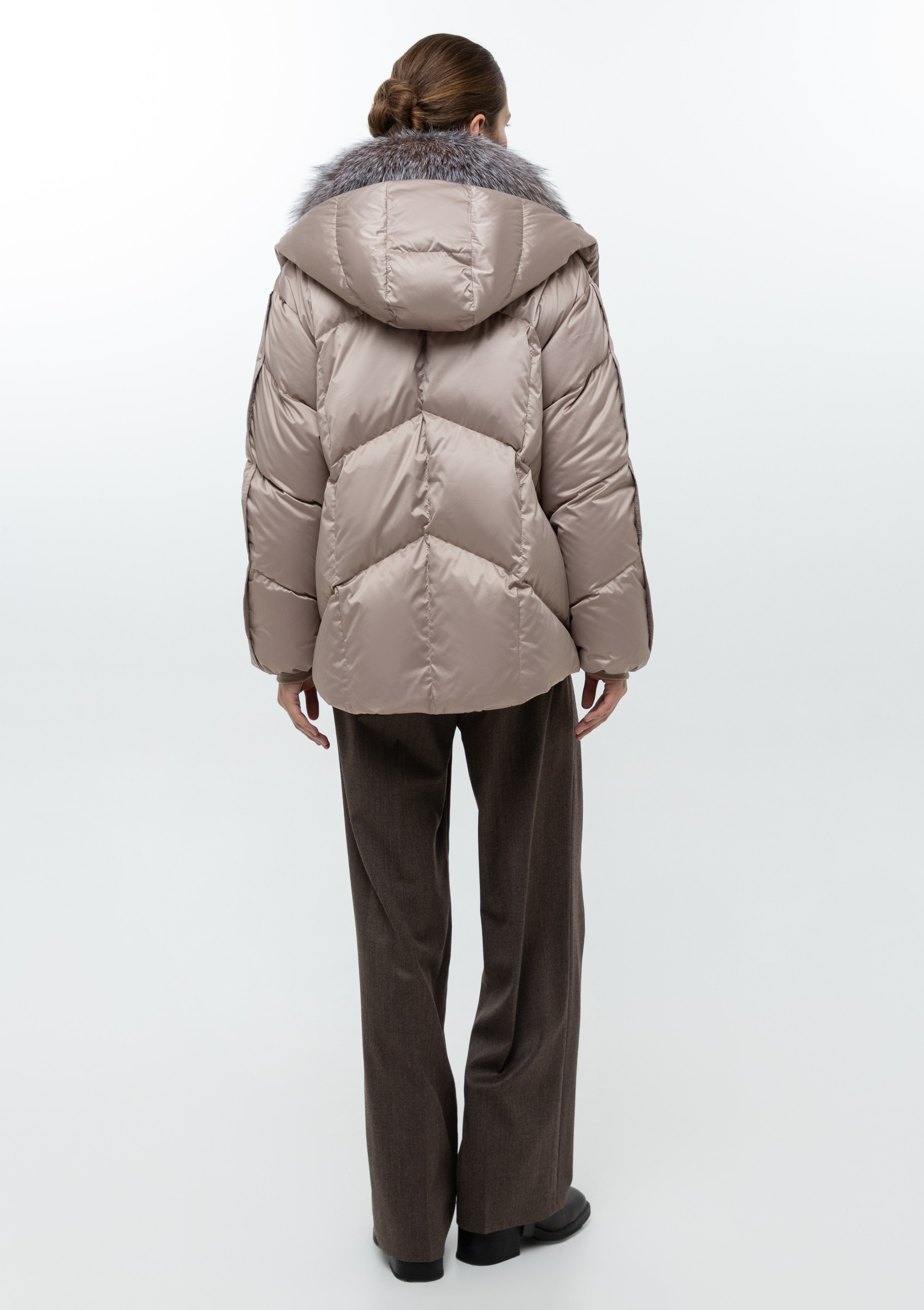 Каталог. Верхняя одежда + трикотаж бренда. 4ч,. Визажист для брендов, Фэшн продюсер Олеся Глушкова