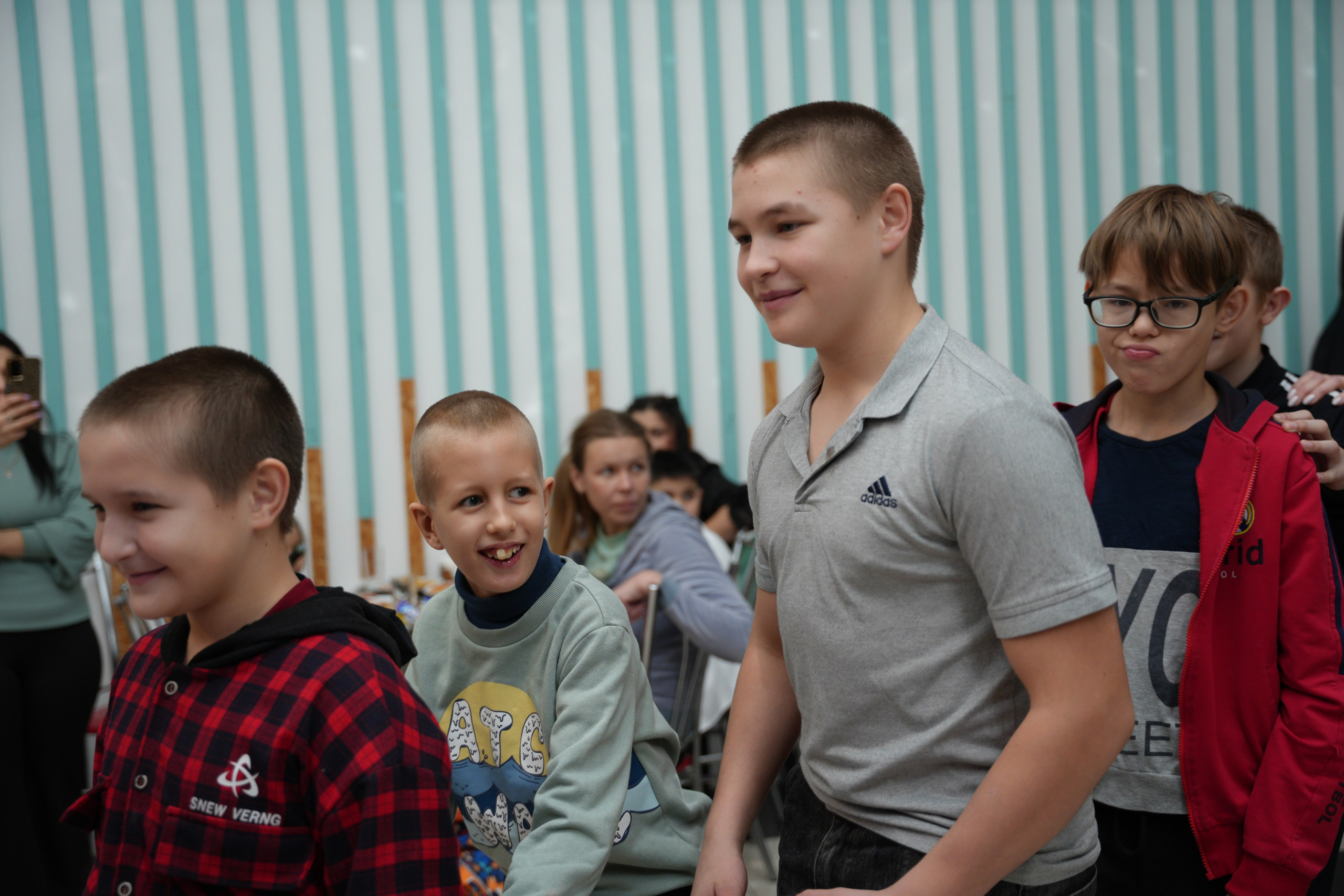 Социально —благотворительная акция «Ты в этом мире не один», посвященная Международному дню инвалидов. ВЫПУСКНЫЕ АЛЬБОМЫ, Школьный фотограф, семейный и свадебный в Саратове и области Ольга Плаксина