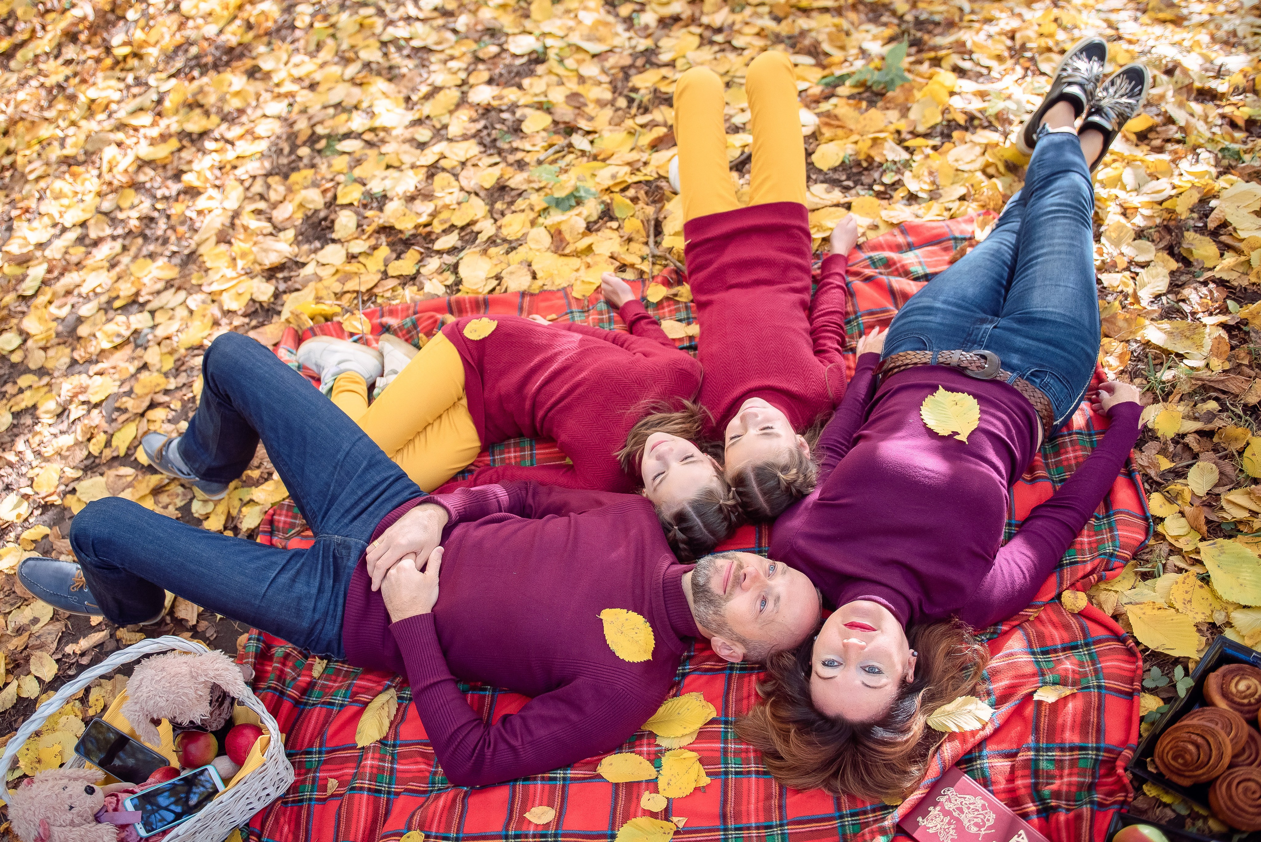 Осенняя прогулка семьи Андрея и Марины. Свадебный и семейный фотограф в Москве Юлия Винник