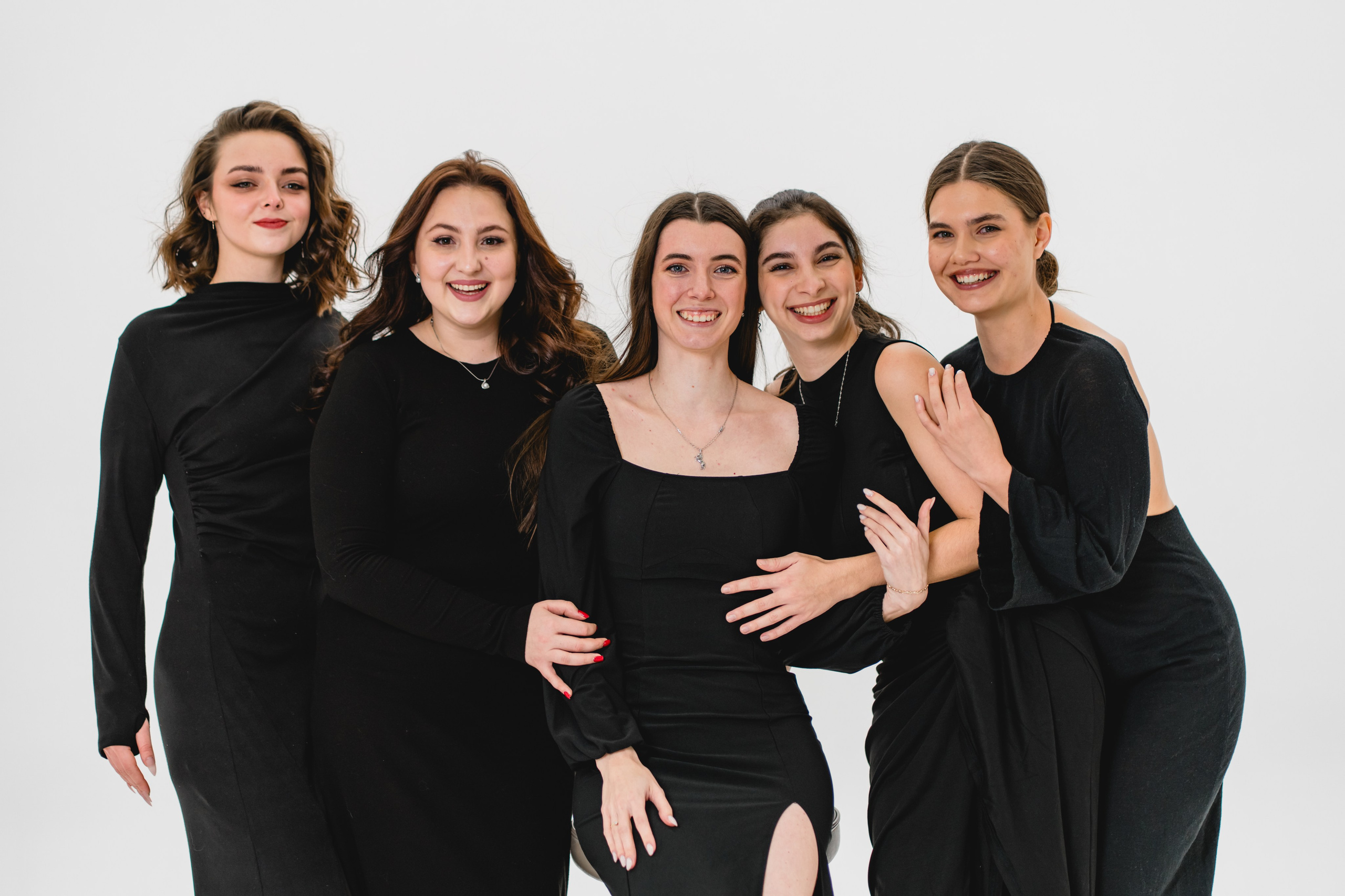 Студийная групповая фотосессия. Свадебный и индивидуальный фотограф Аля Мамакова